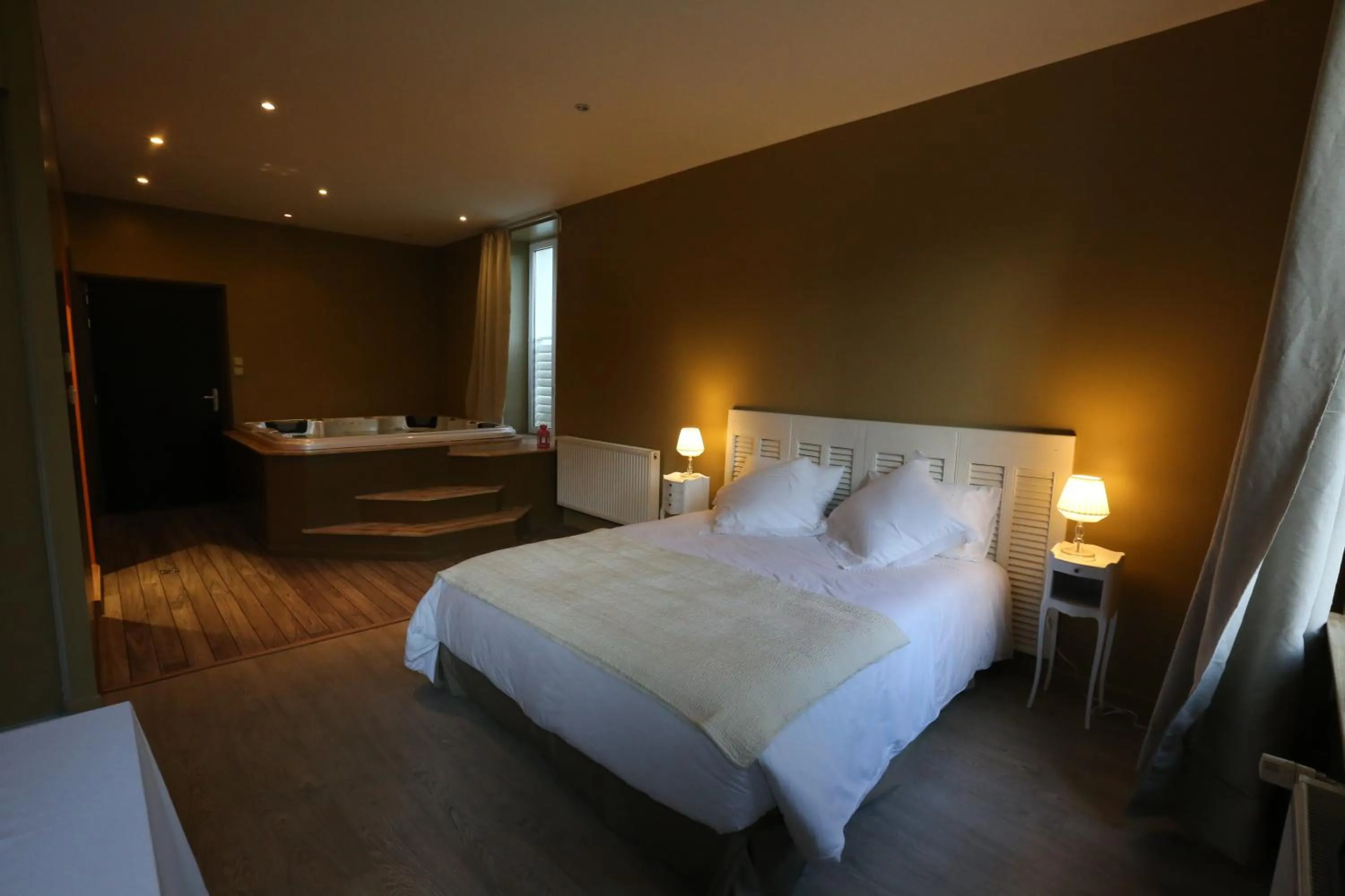 Bedroom, Bed in Hotel La Font Vineuse & Spa