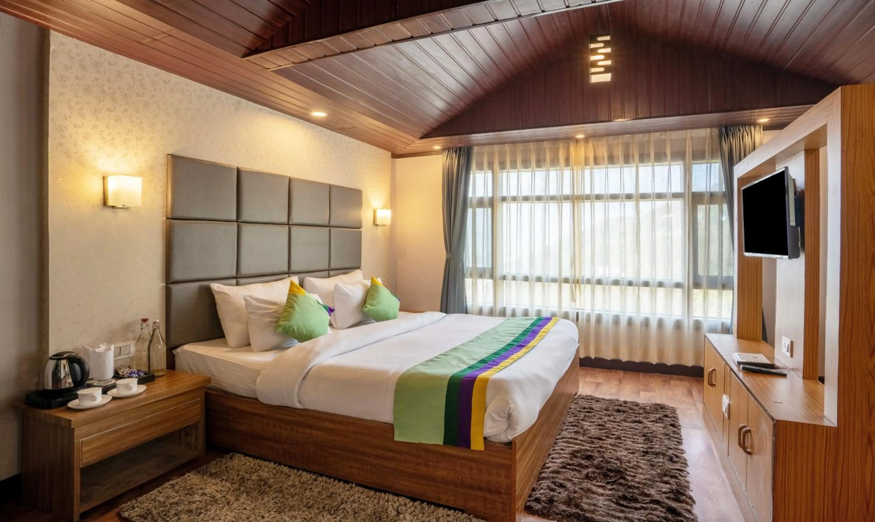 Bedroom, Bed in Treebo Eeshan Rodhi Resort, Darjeeling