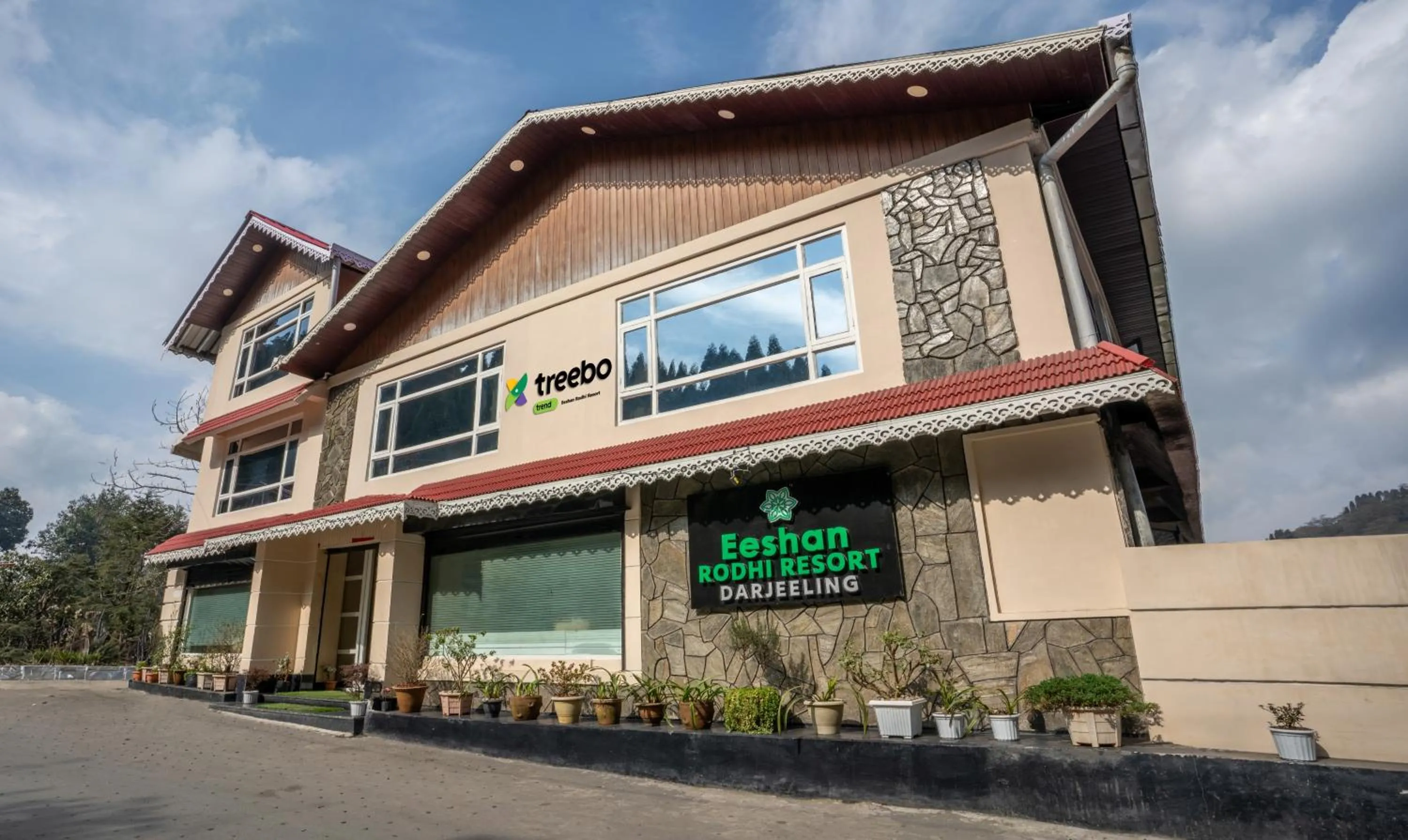Facade/entrance in Treebo Eeshan Rodhi Resort, Darjeeling