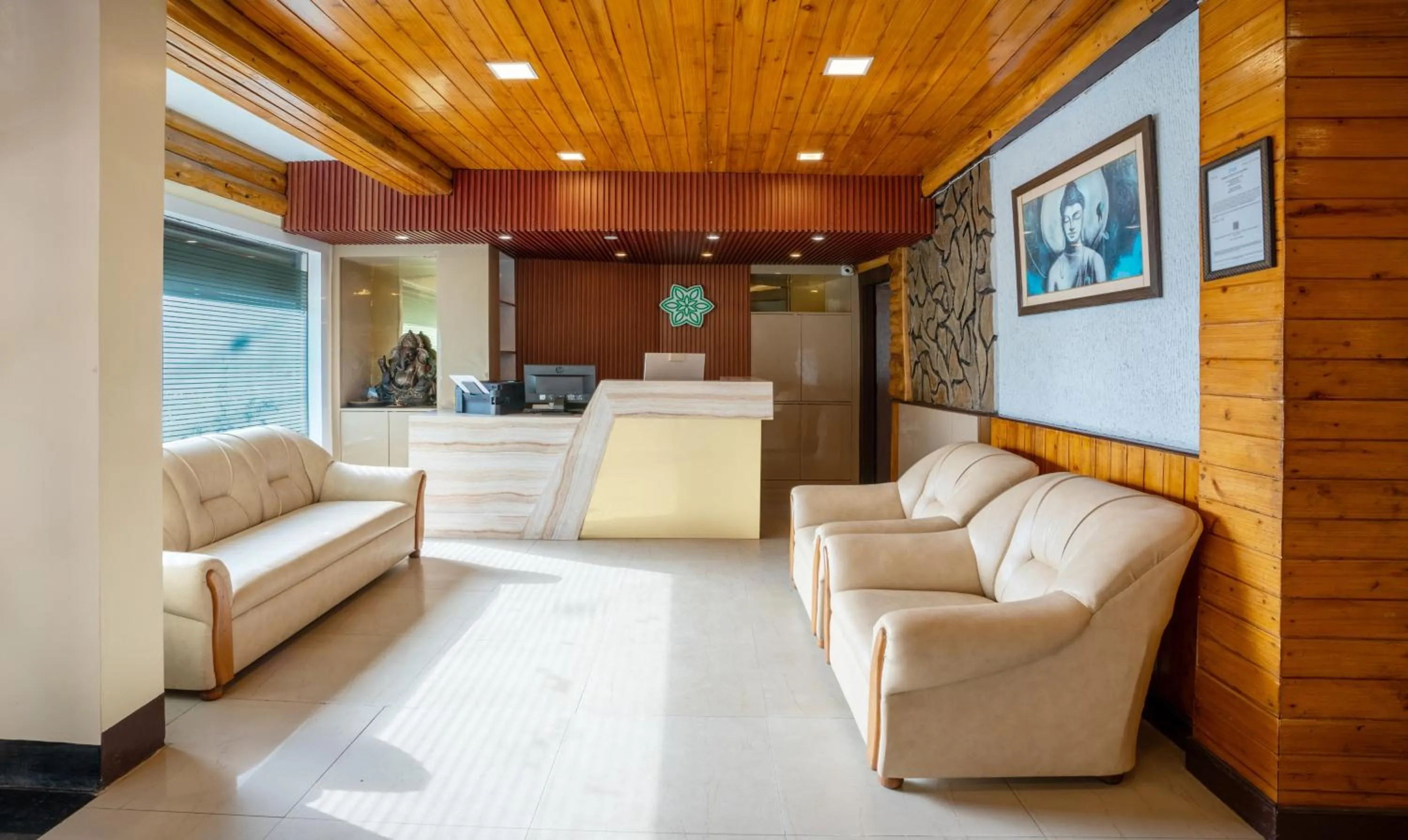 Lobby or reception in Treebo Eeshan Rodhi Resort, Darjeeling