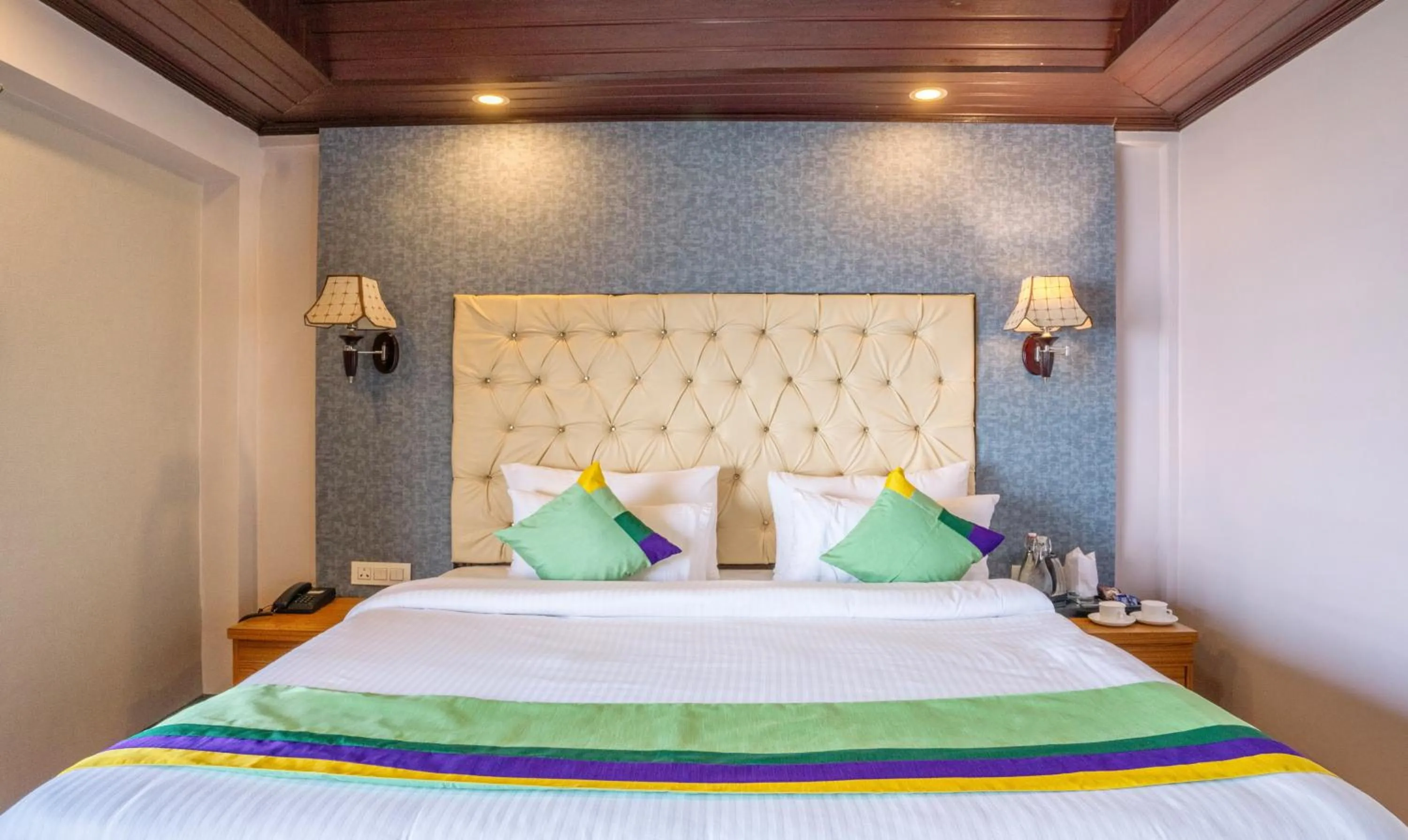 Bedroom, Bed in Treebo Eeshan Rodhi Resort, Darjeeling