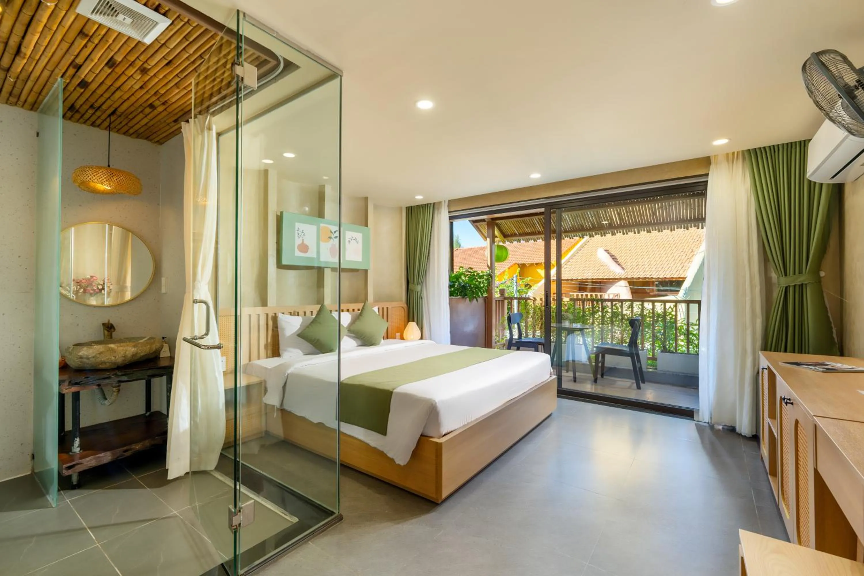 Bed in The Linh Seaside Villa Hoi An