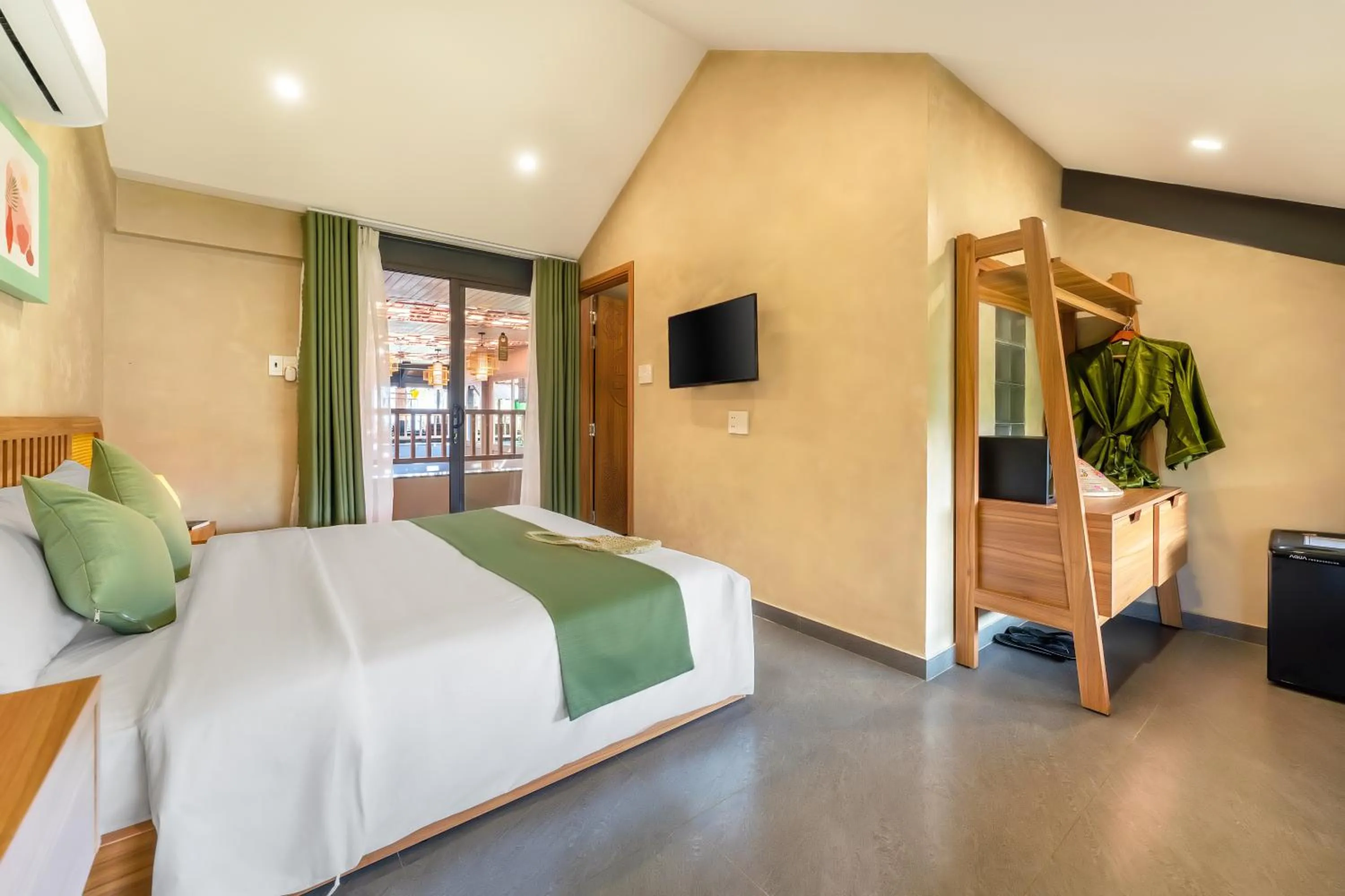 Bed in The Linh Seaside Villa Hoi An