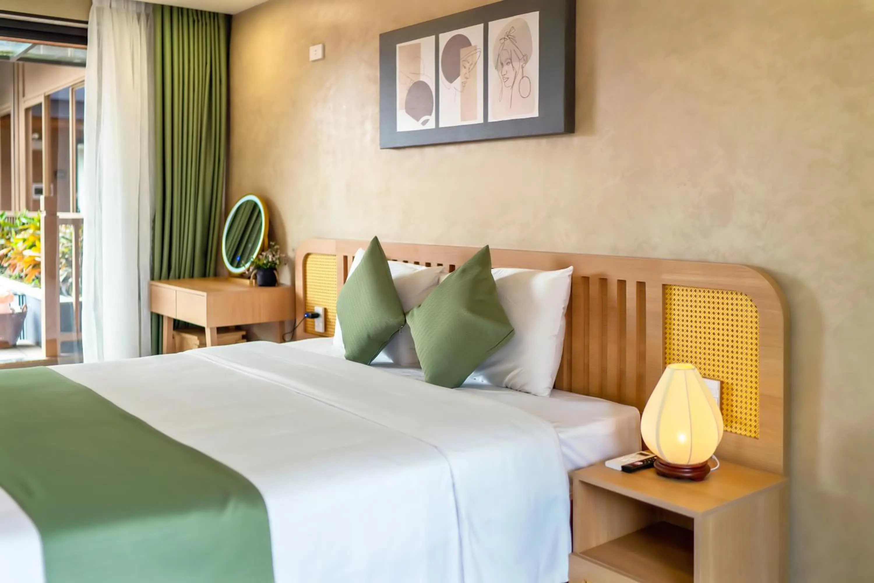 Bed in The Linh Seaside Villa Hoi An