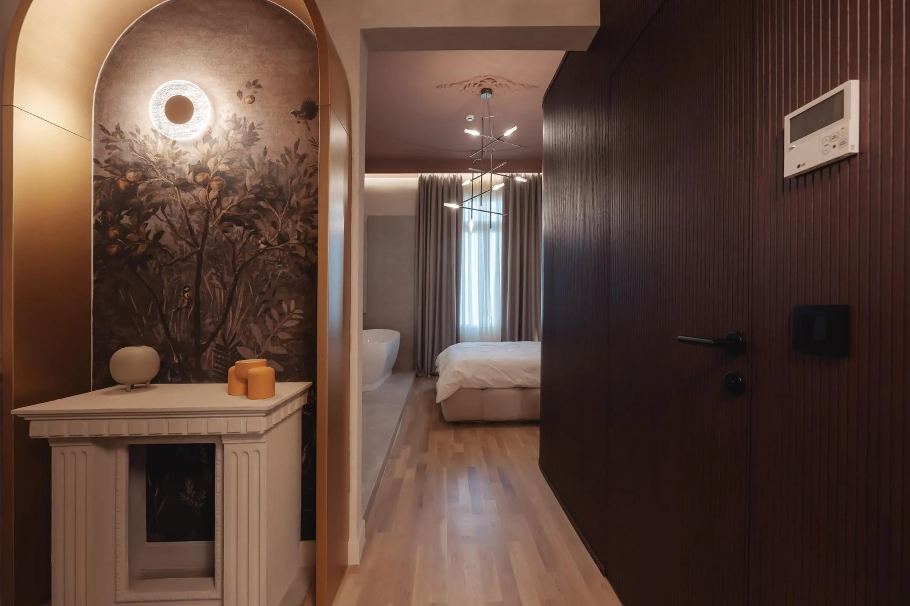 Photo of the whole room, Bed in Zenith Premium Suites