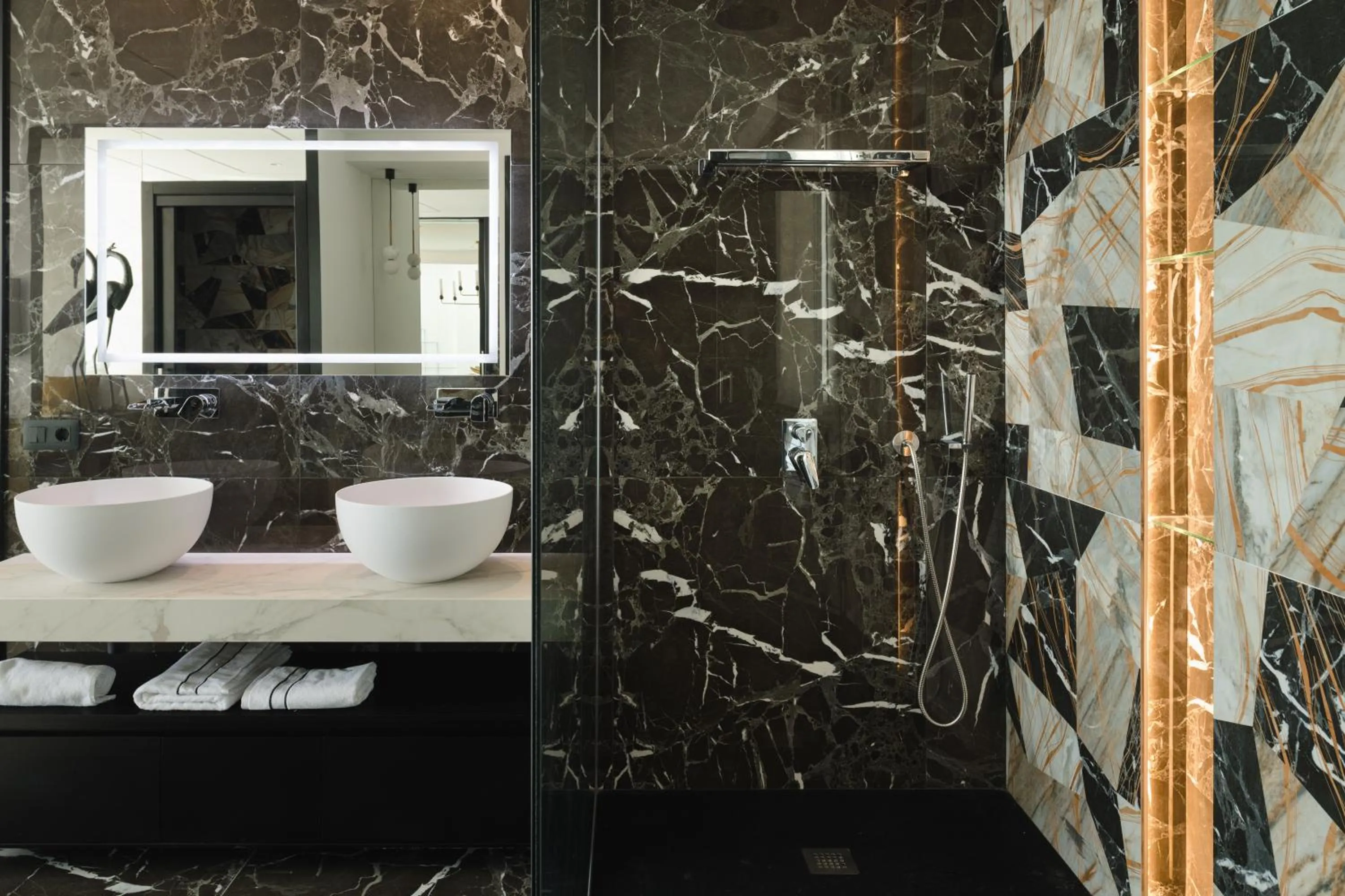 Shower in Blue Marina Suites - Boutique Apartments