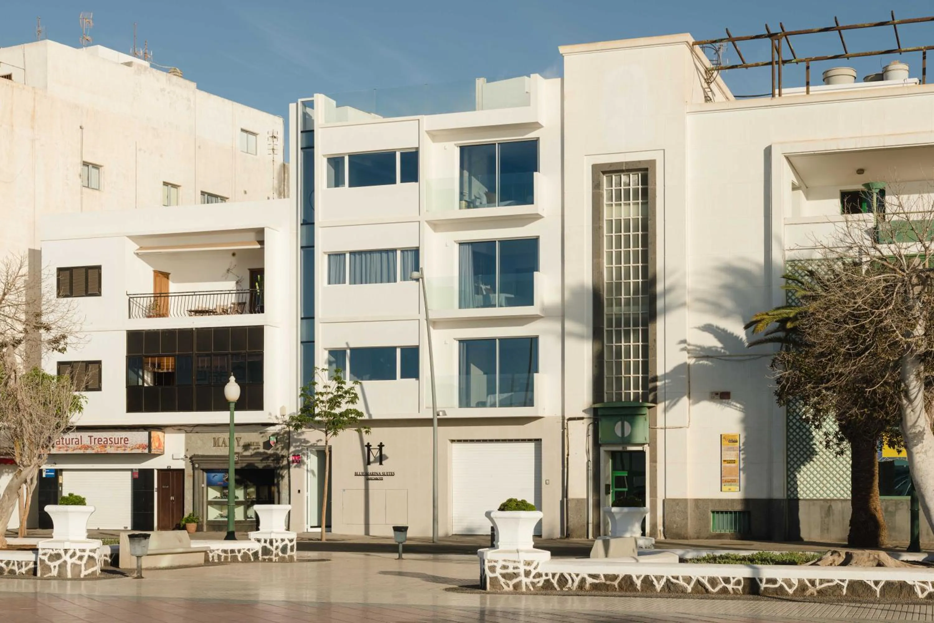 Facade/entrance in Blue Marina Suites - Boutique Apartments