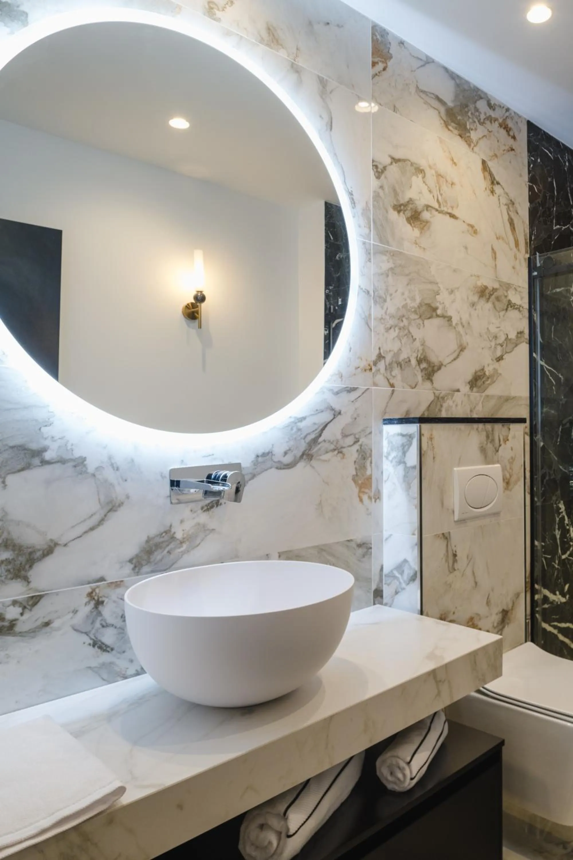 Bathroom in Blue Marina Suites - Boutique Apartments