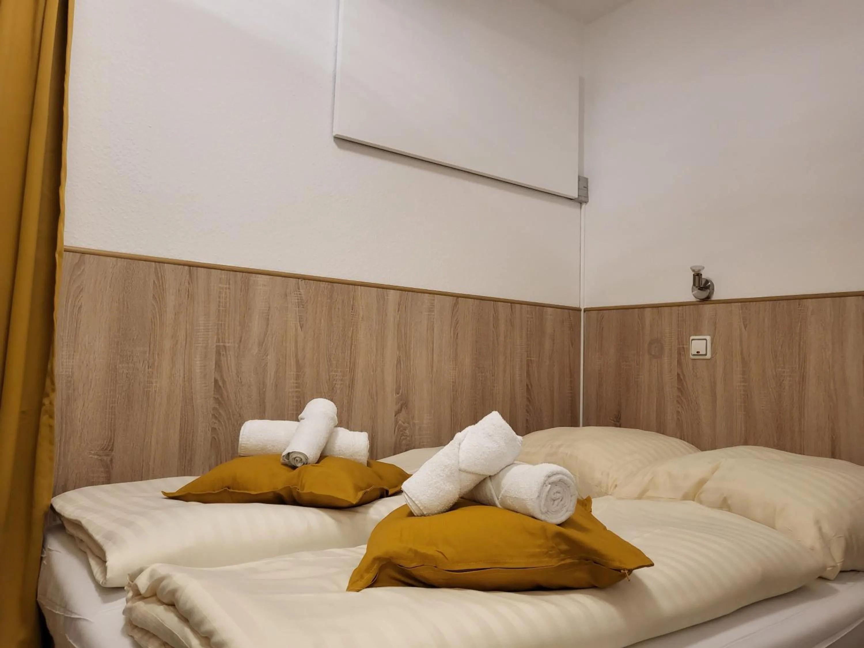 Bed in Hotel Mettmann