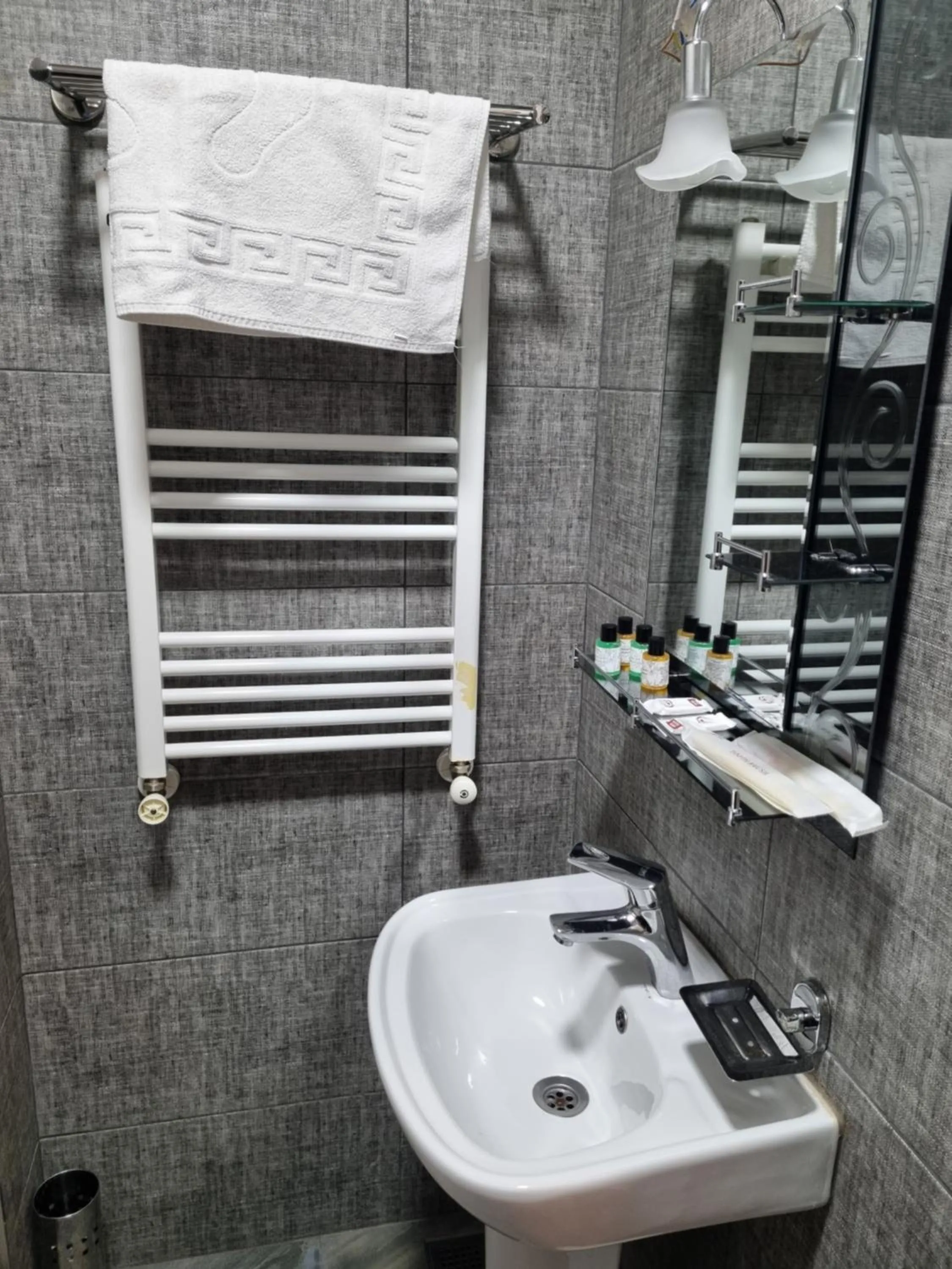 Bathroom in MAHALI HOTEL