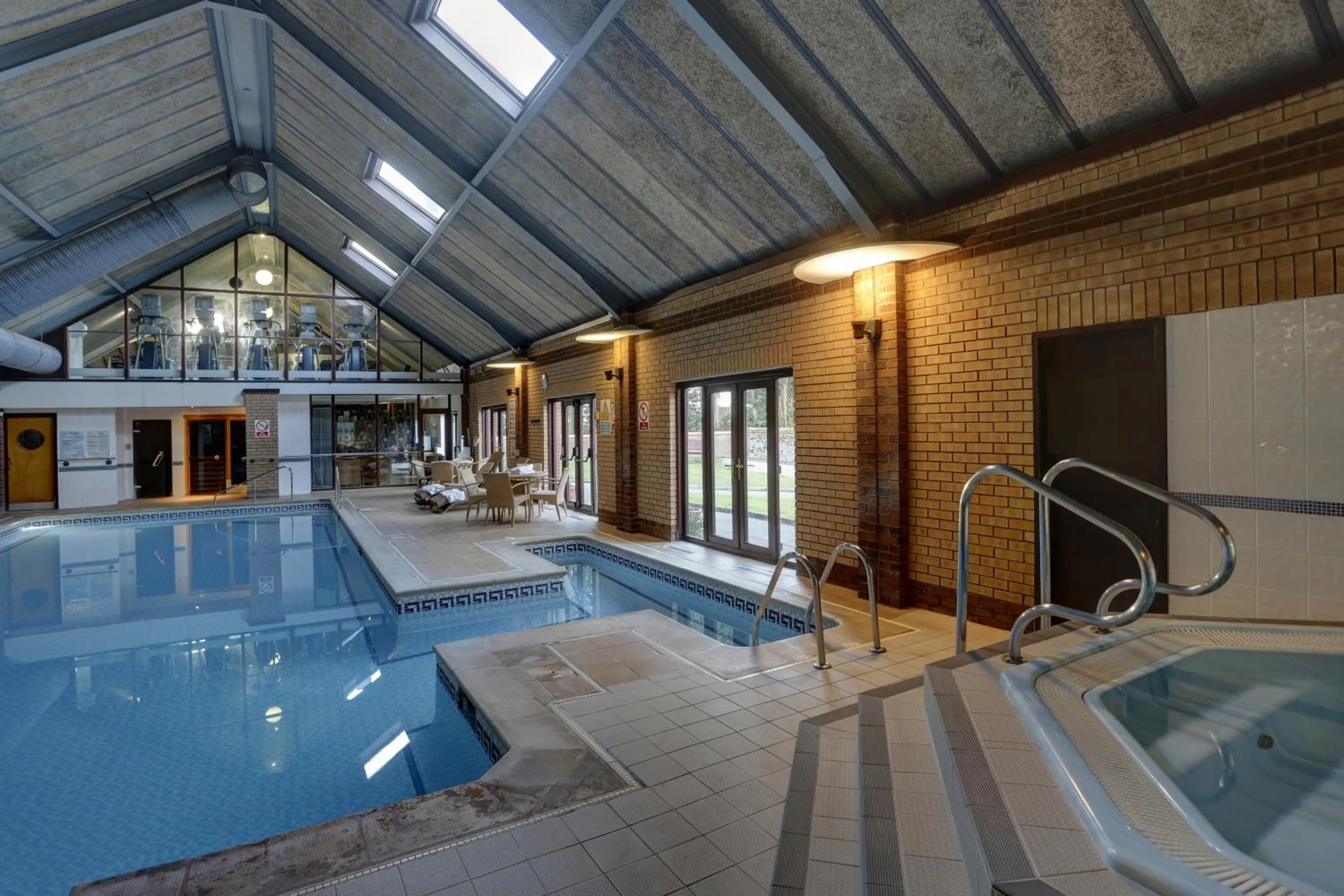 Swimming pool in Knights Hill Hotel & Spa