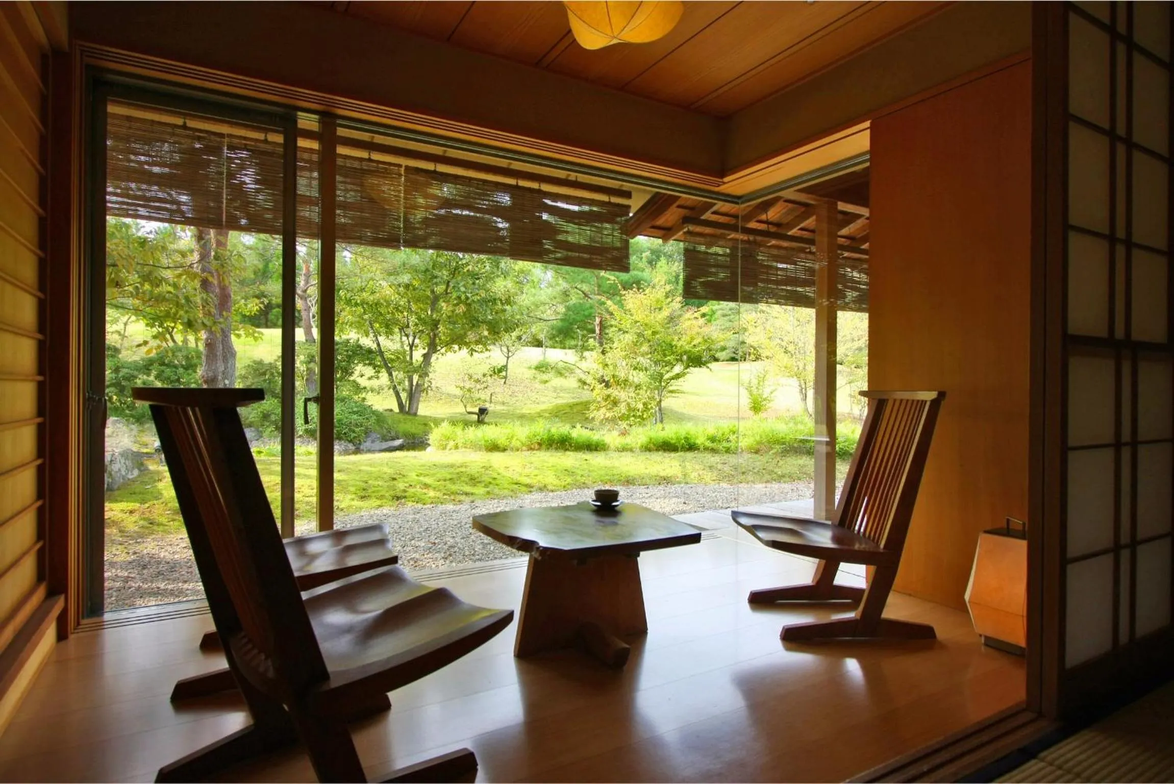 Seating area in Saryo Souen