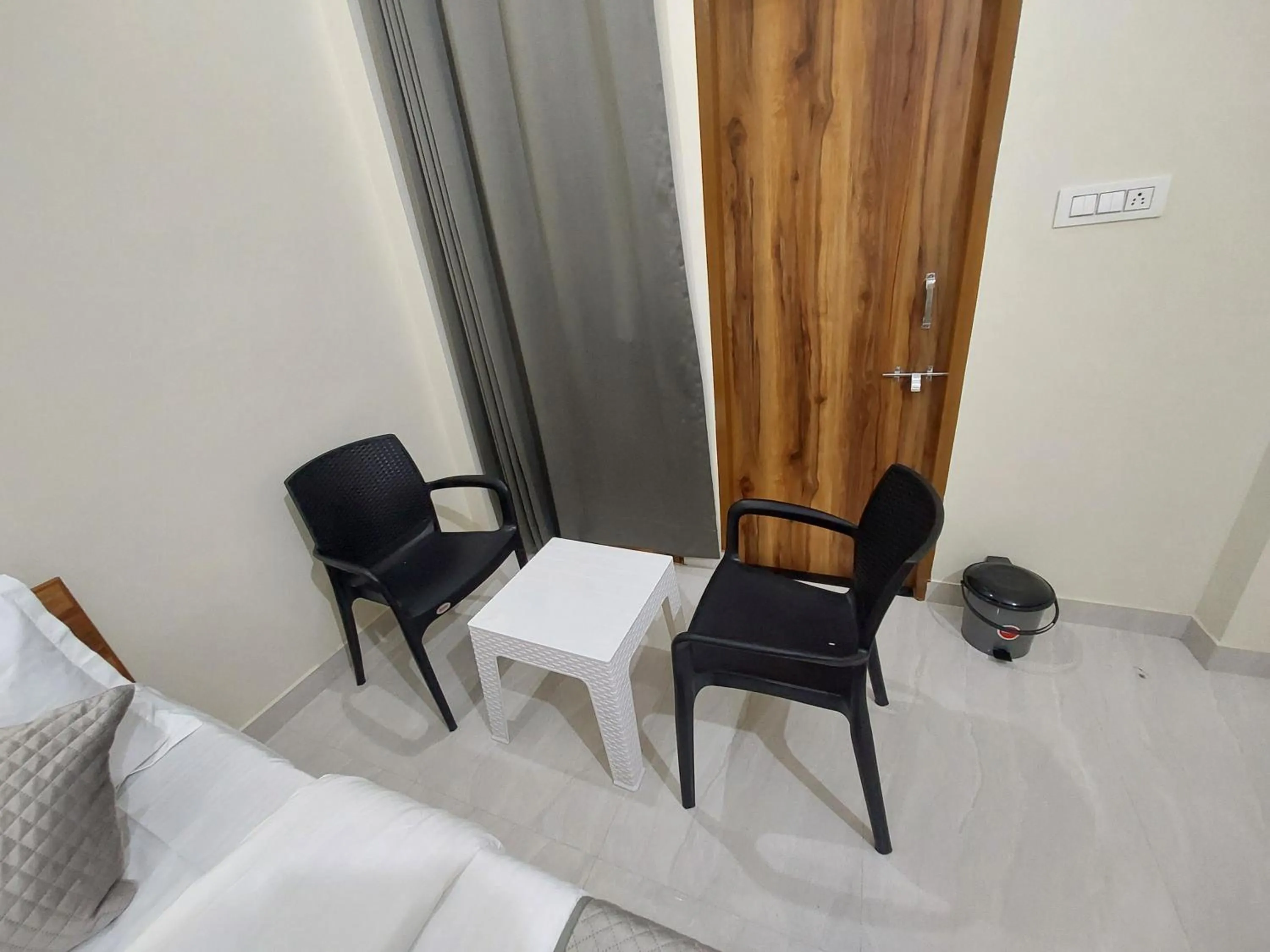 Seating area in HOMEWOOD SUITES Jaipur