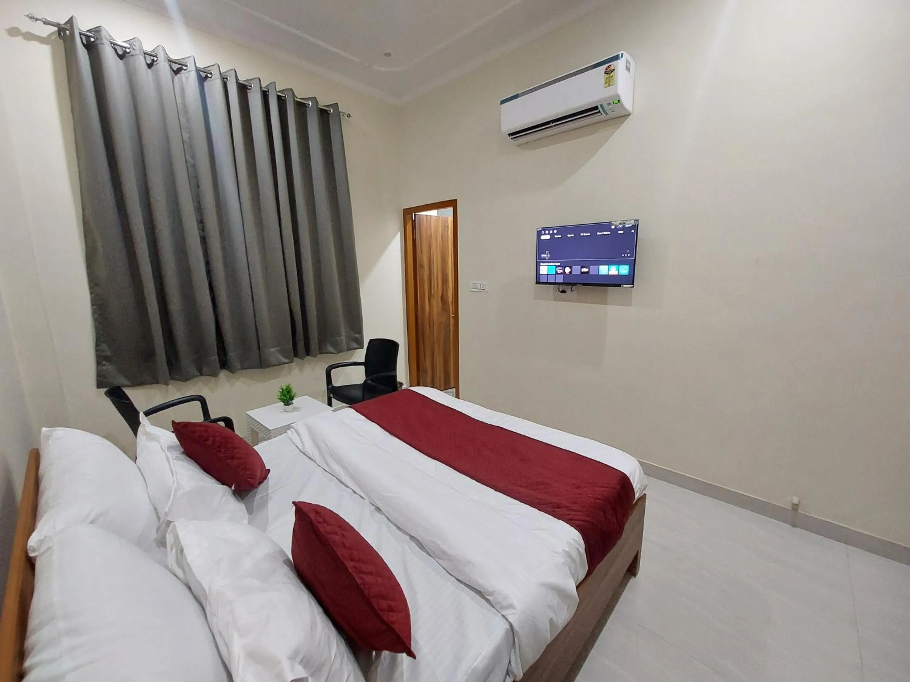 Bed in HOMEWOOD SUITES Jaipur