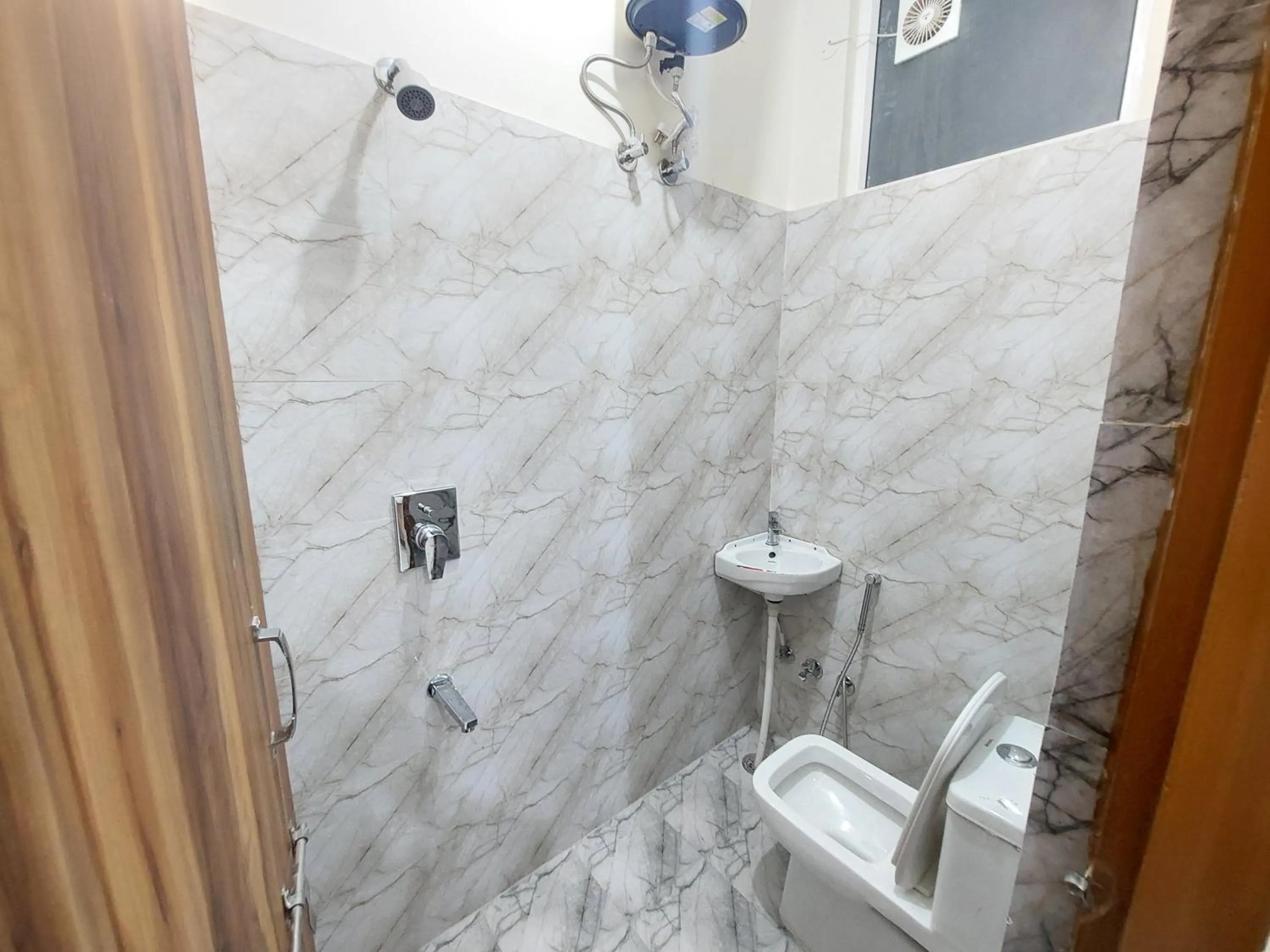 Shower in HOMEWOOD SUITES Jaipur