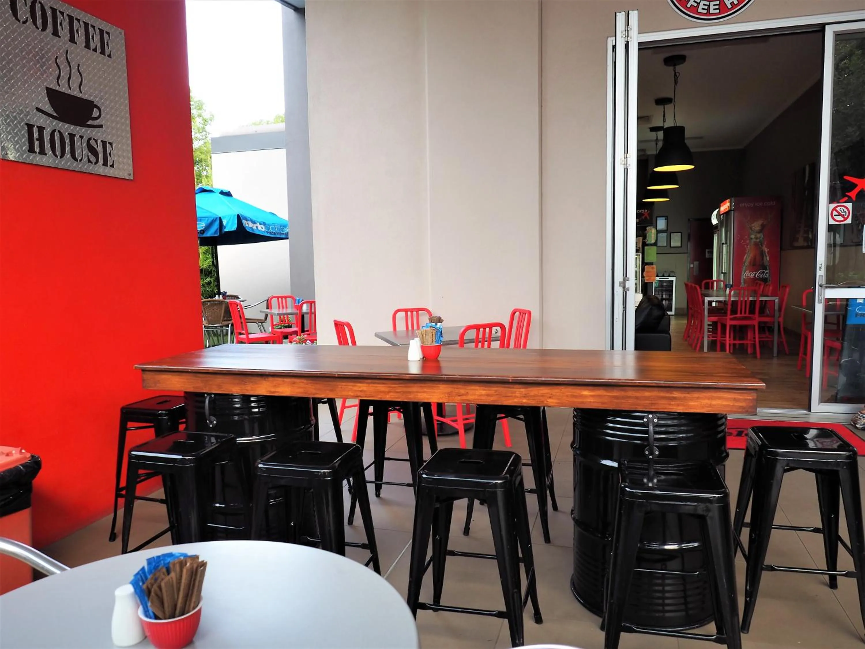 Restaurant/places to eat in Laguna Serviced Apartments