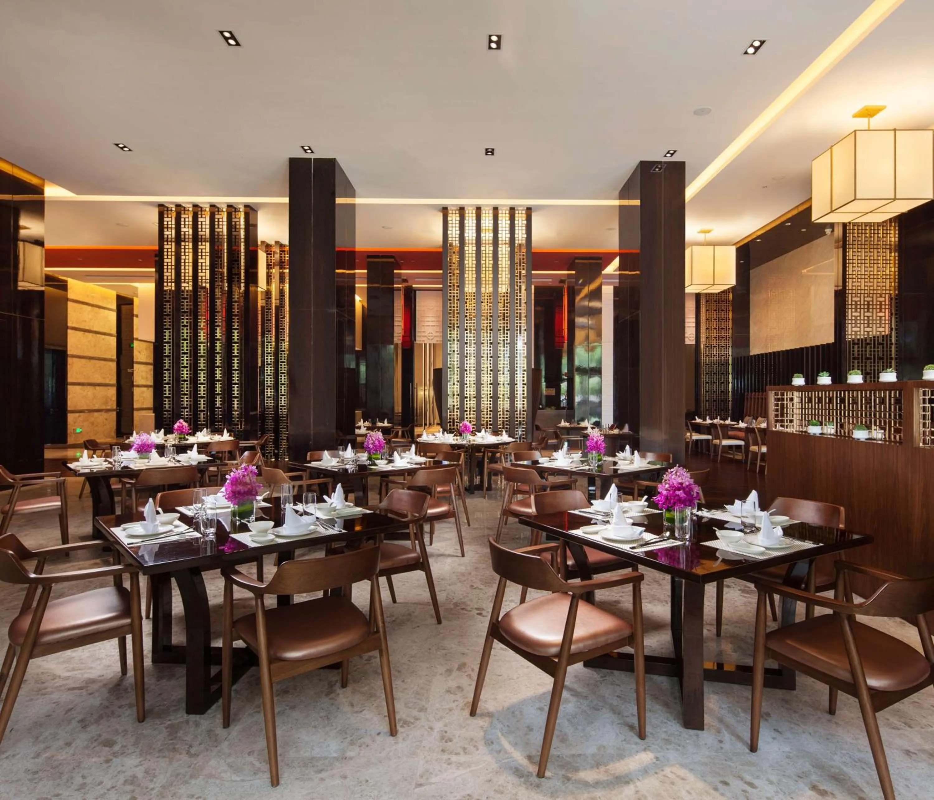 Restaurant/Places to Eat in Sanya Yazhou Bay Resort Curio Collection by Hilton