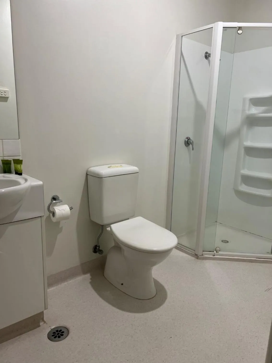 Bathroom in Star Bar Cafe & Hotel