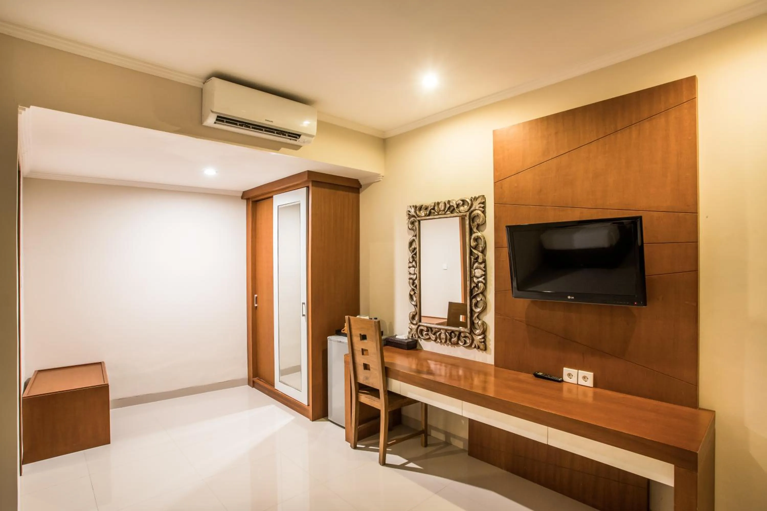 TV and multimedia, Bed in Svarna Hotel