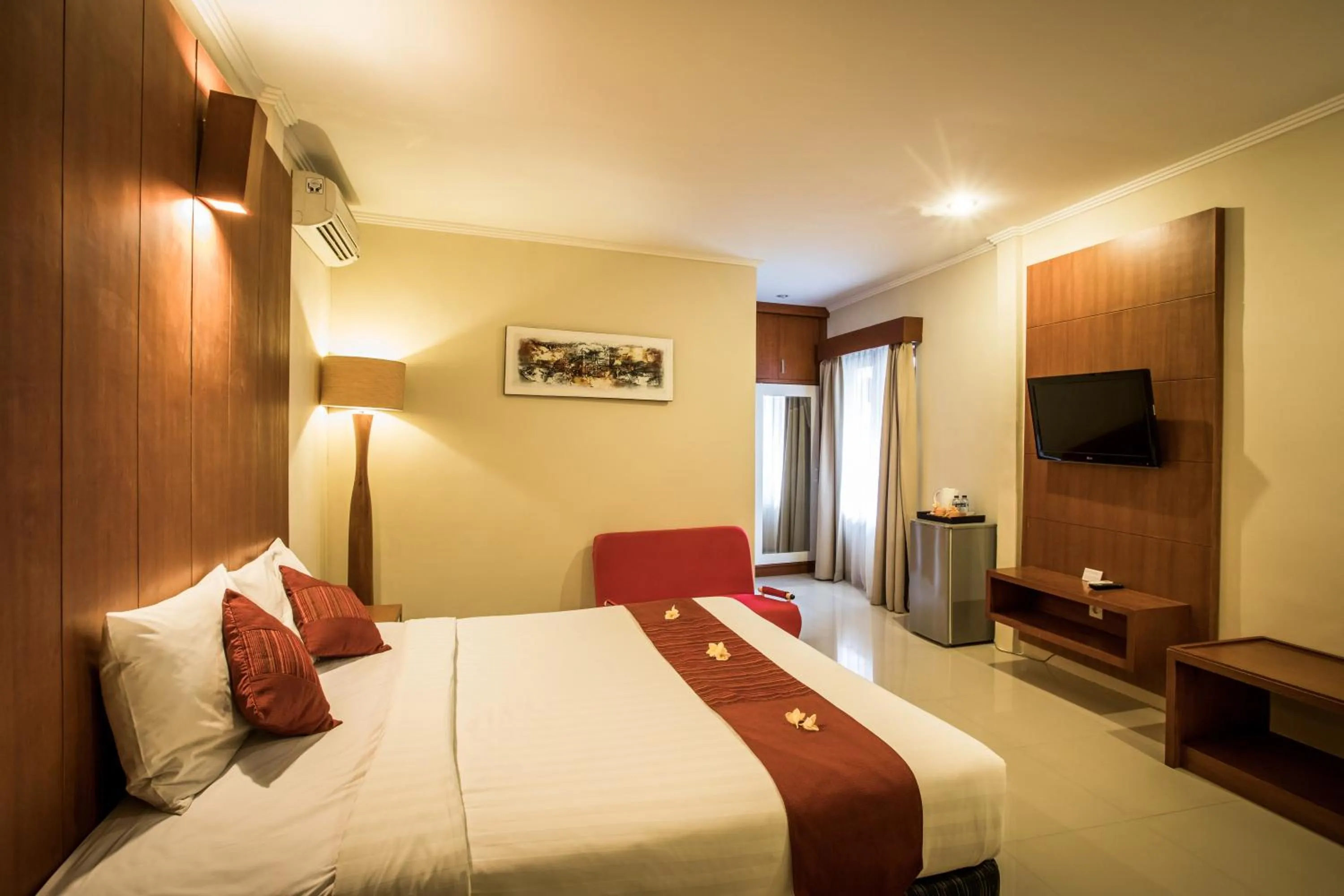 Photo of the whole room, Bed in Svarna Hotel