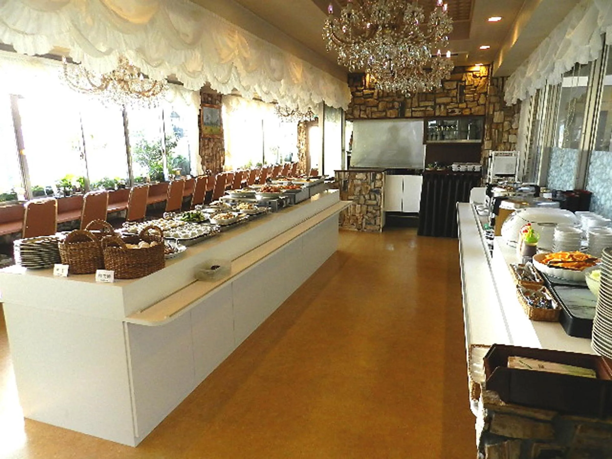 Restaurant/places to eat in Hotel Sambancho