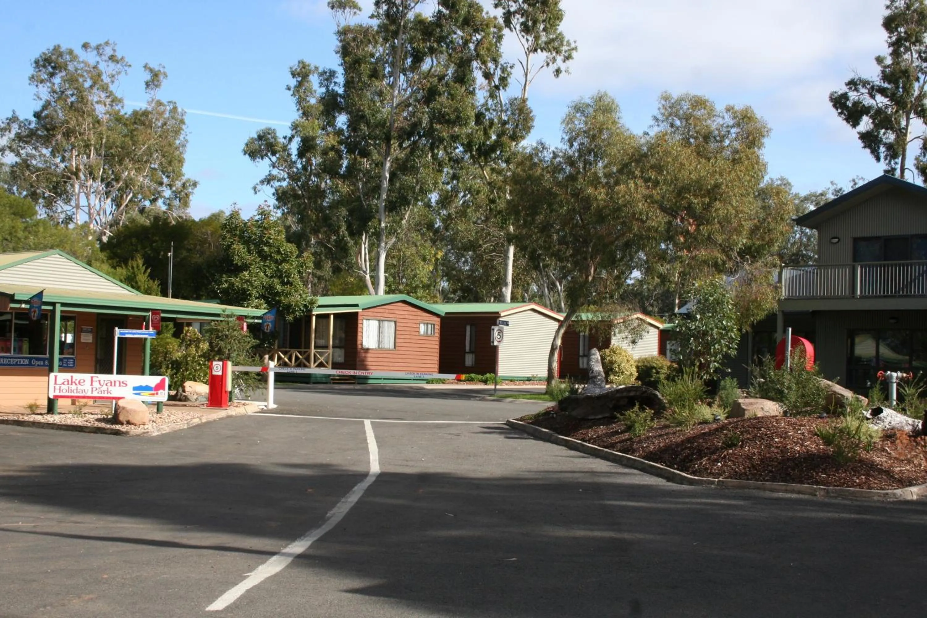 Facade/entrance in Lake Fyans Holiday Park