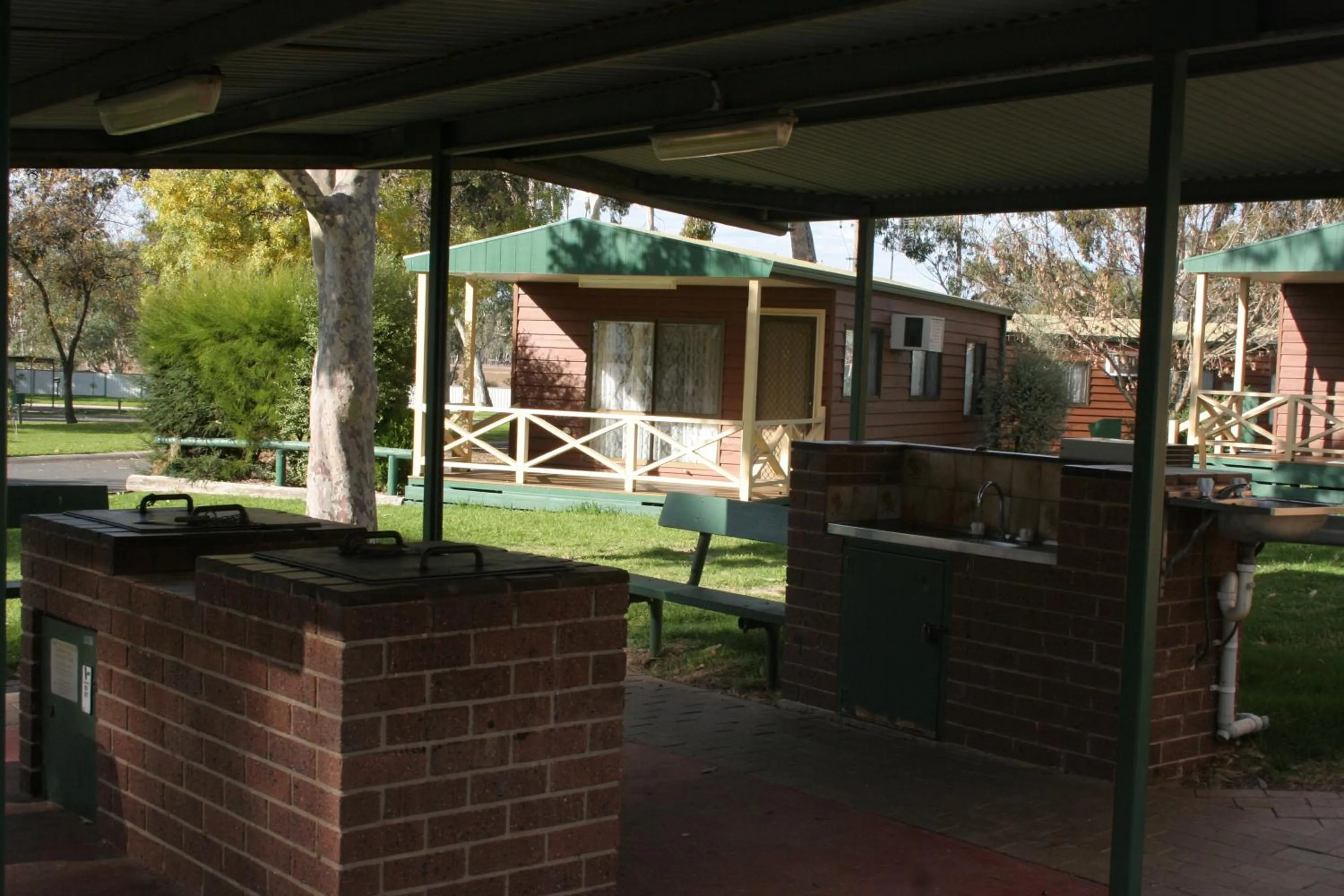 BBQ facilities in Lake Fyans Holiday Park