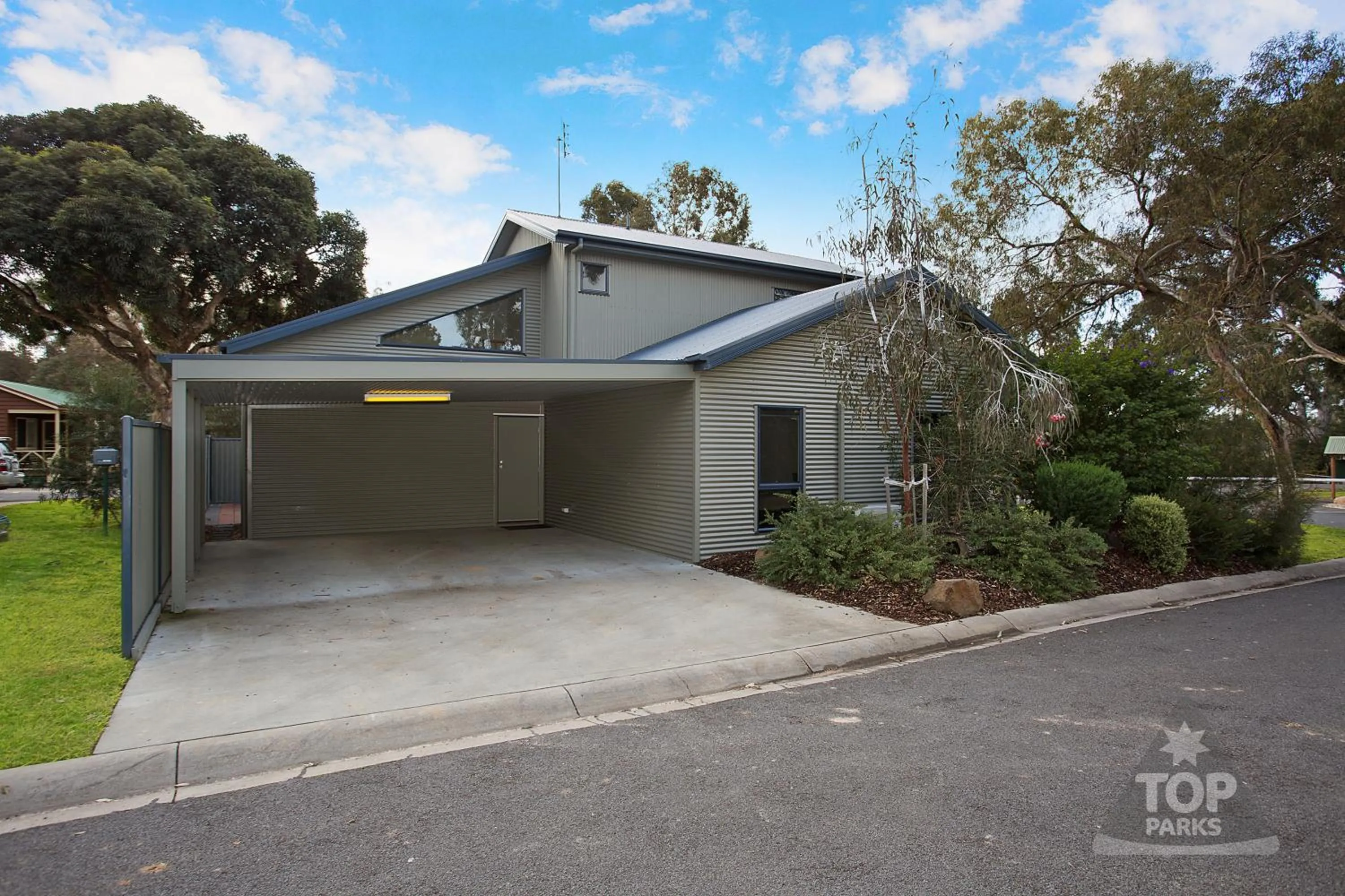 On site in Lake Fyans Holiday Park