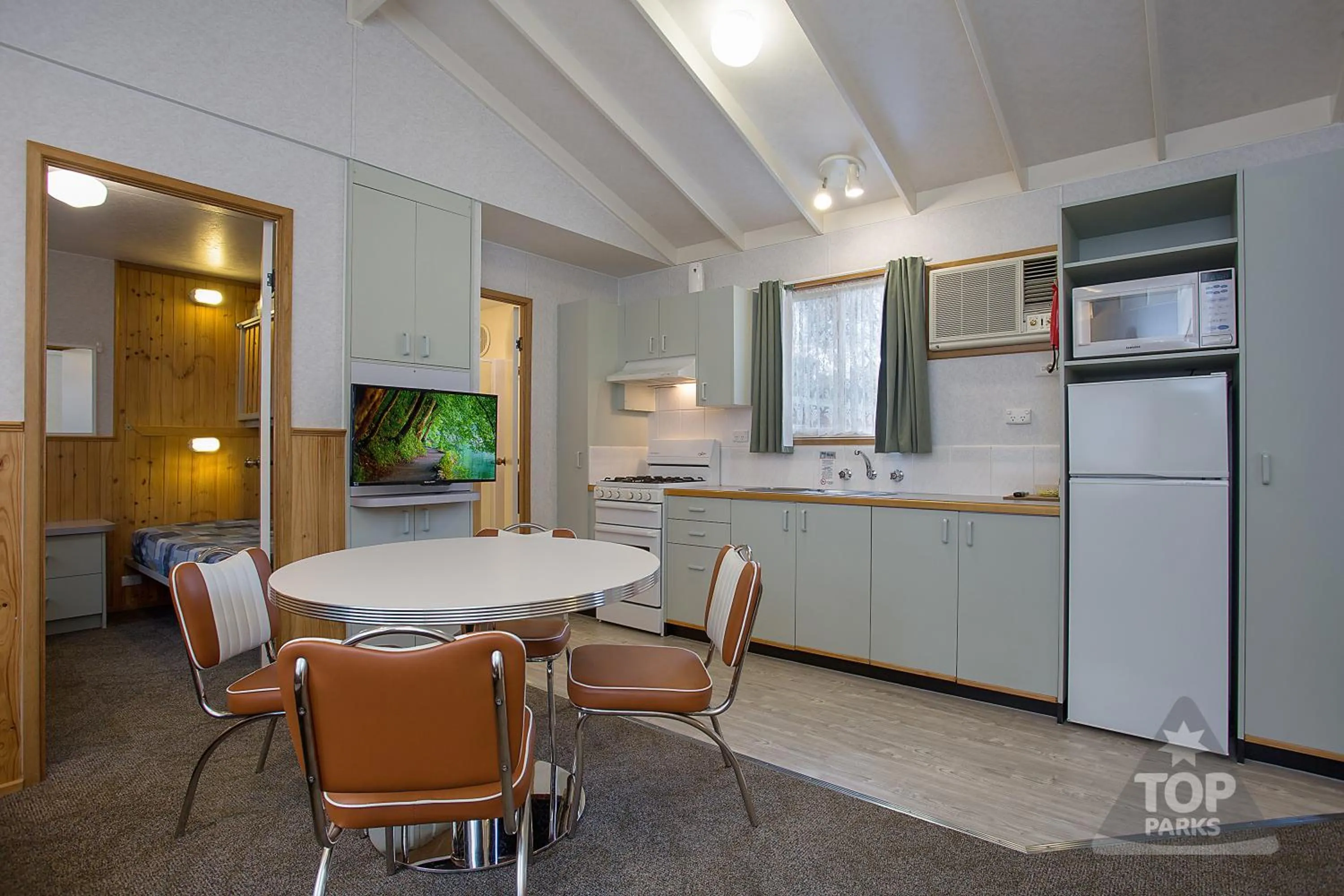 kitchen in Lake Fyans Holiday Park