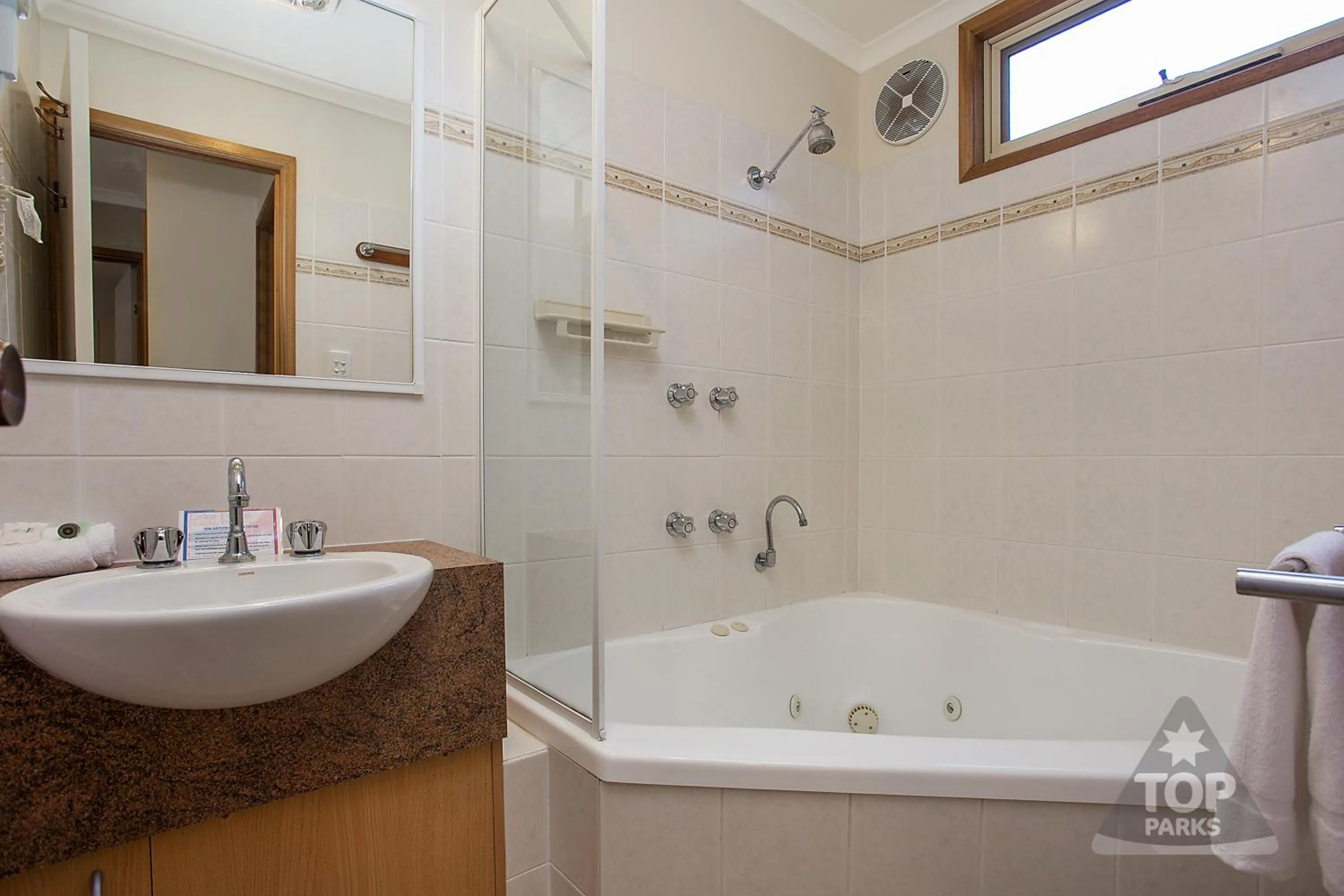 Bathroom in Lake Fyans Holiday Park