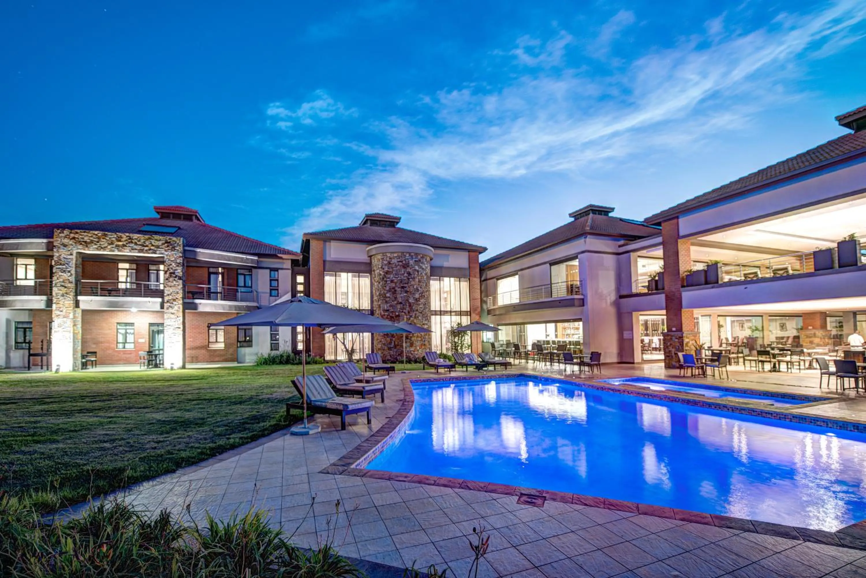 Facade/entrance in Royal Marang Hotel