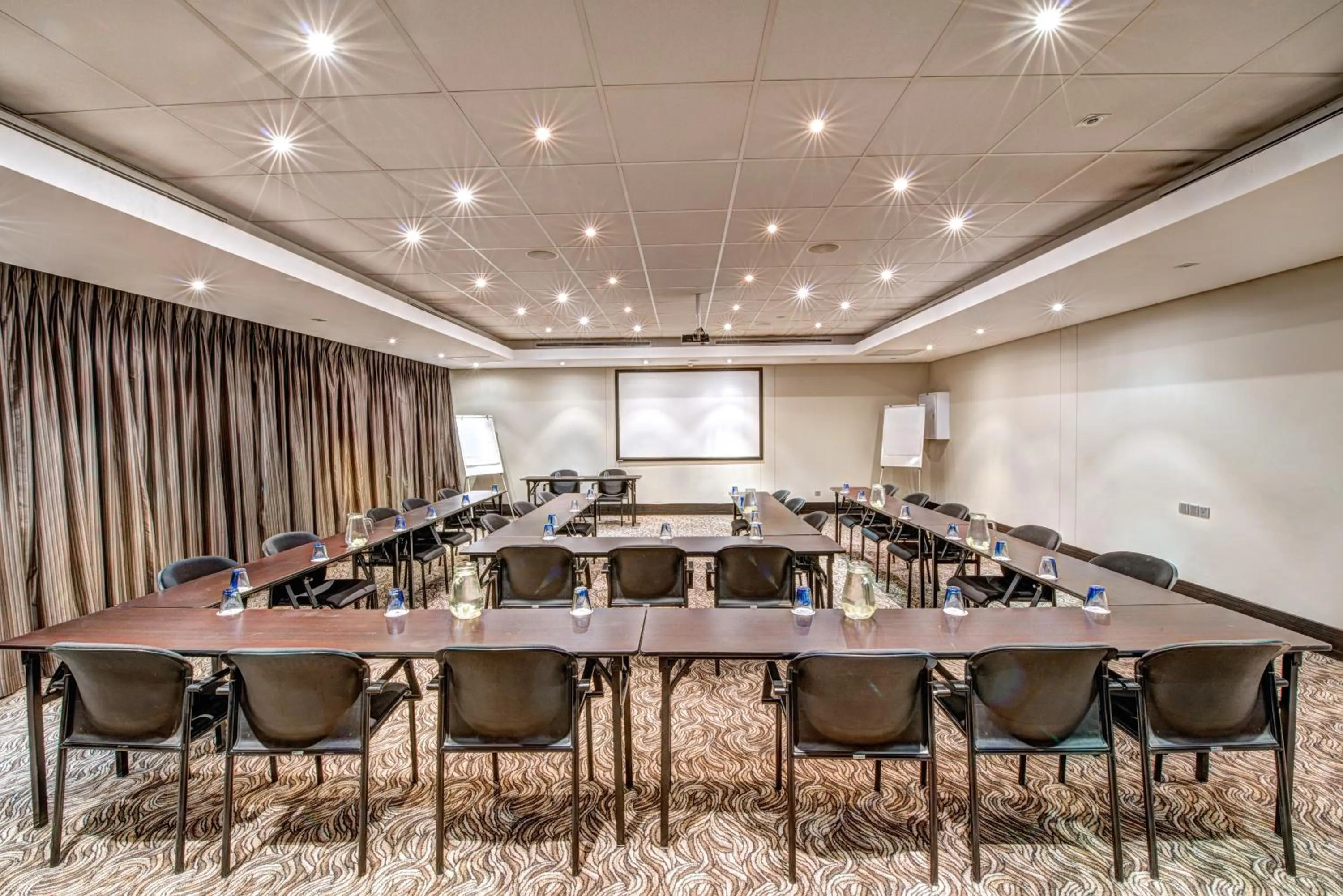Business facilities in Royal Marang Hotel