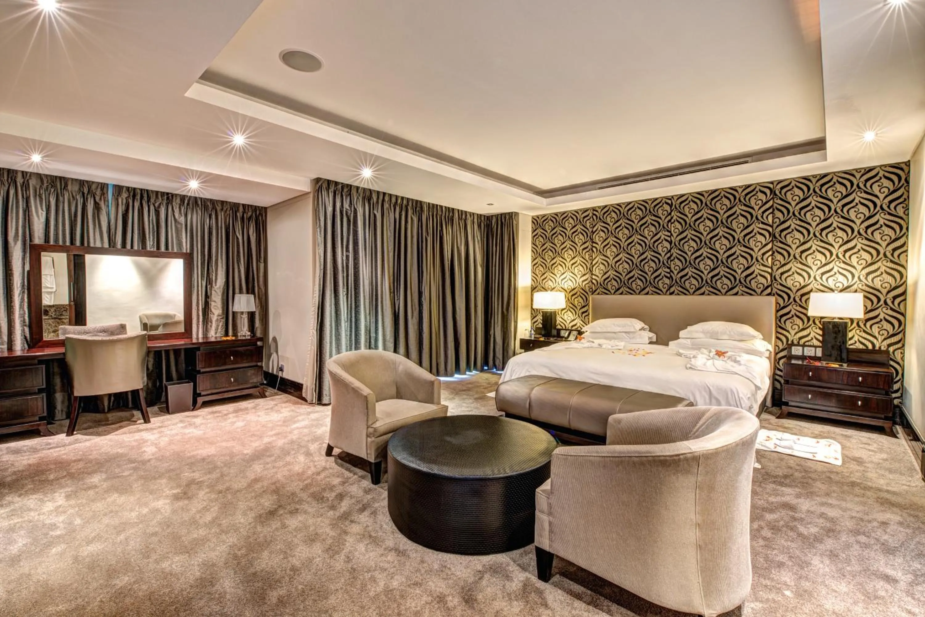 Living room, Bed in Royal Marang Hotel