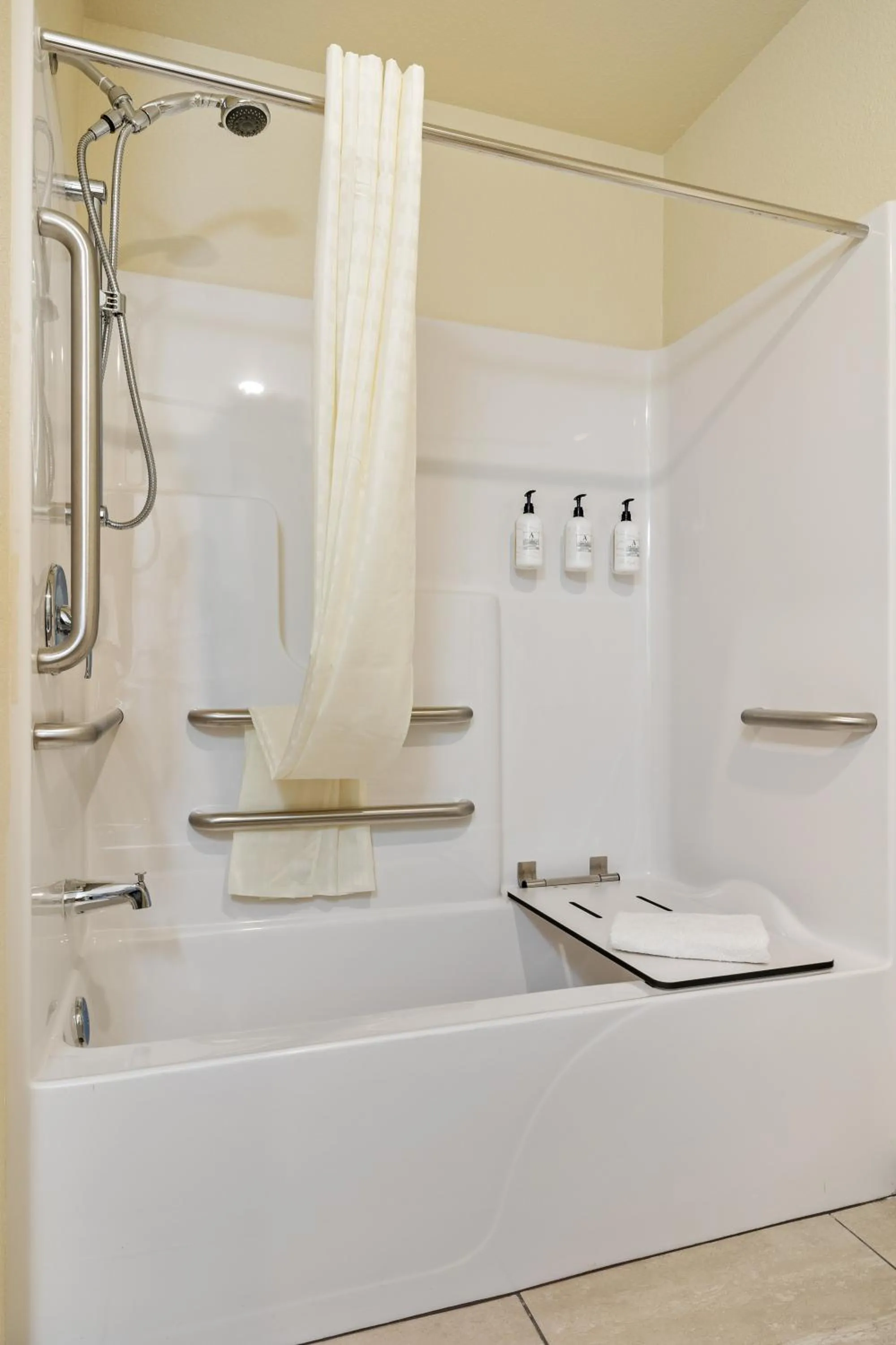 Bathroom in Cobblestone Hotel & Suites - Alpine