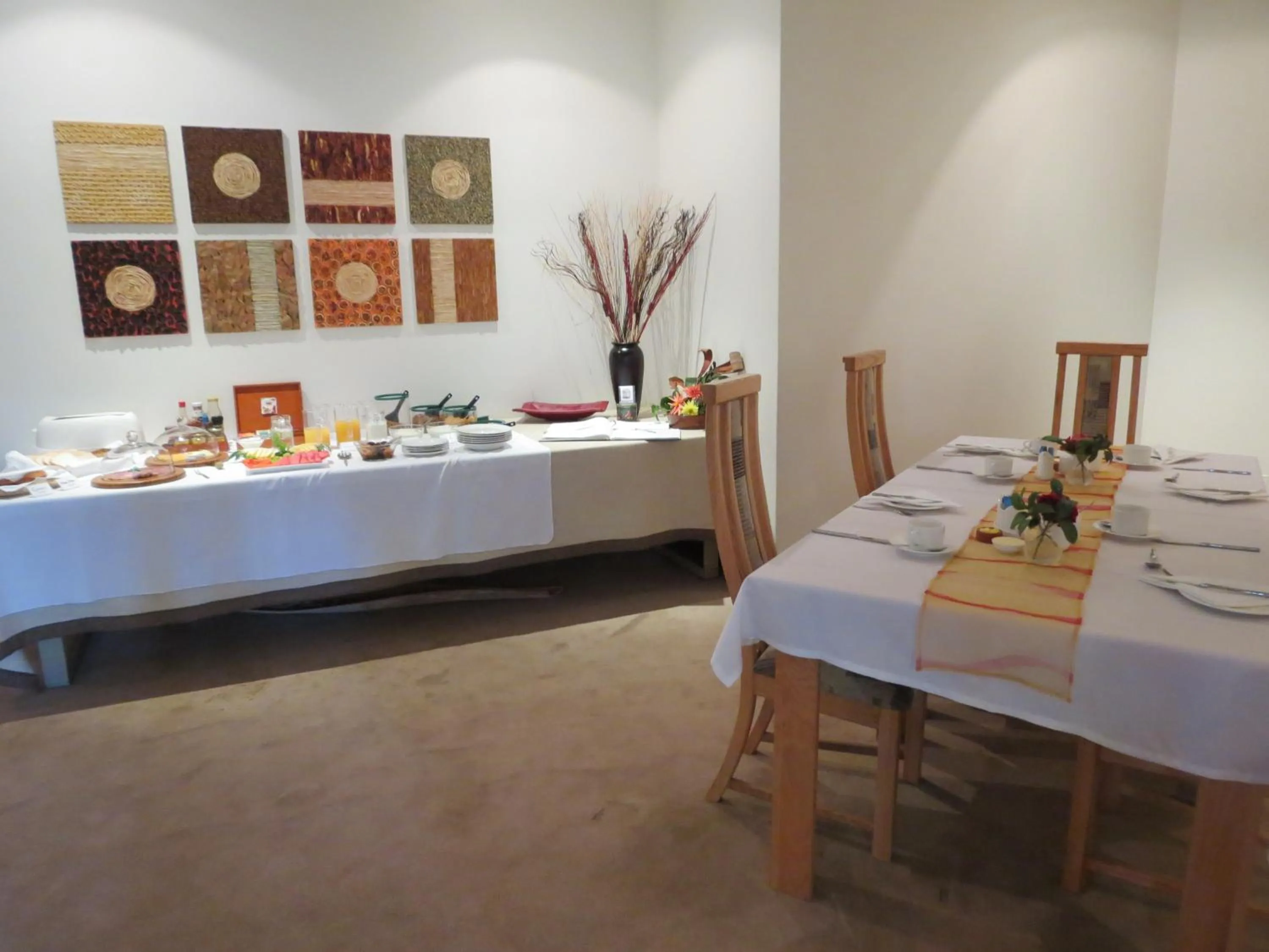 Restaurant/places to eat in Touraco Guesthouse