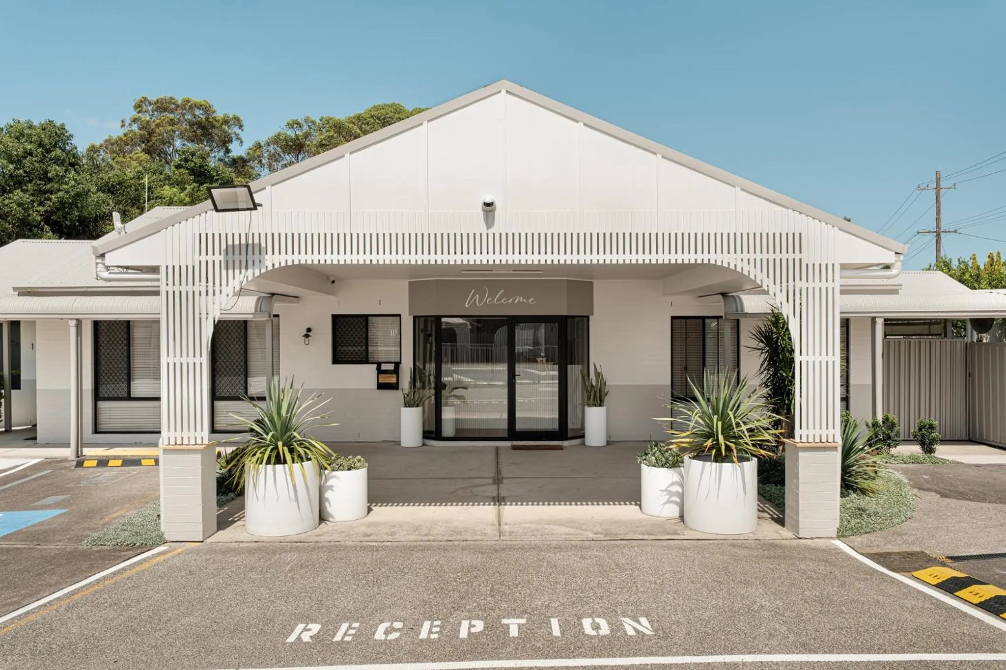 Property building in Catalina Motel Lake Macquarie