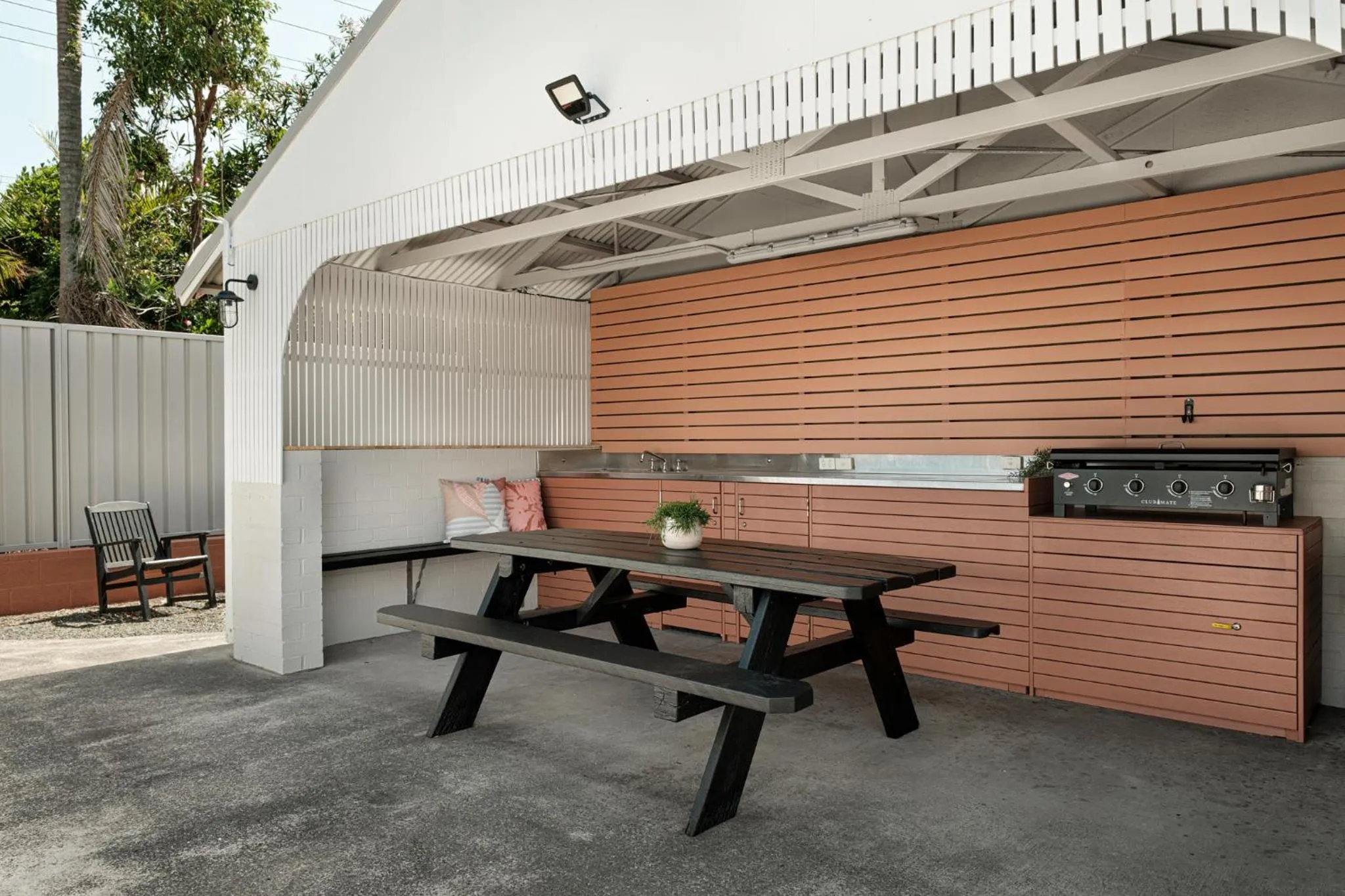 Property building in Catalina Motel Lake Macquarie