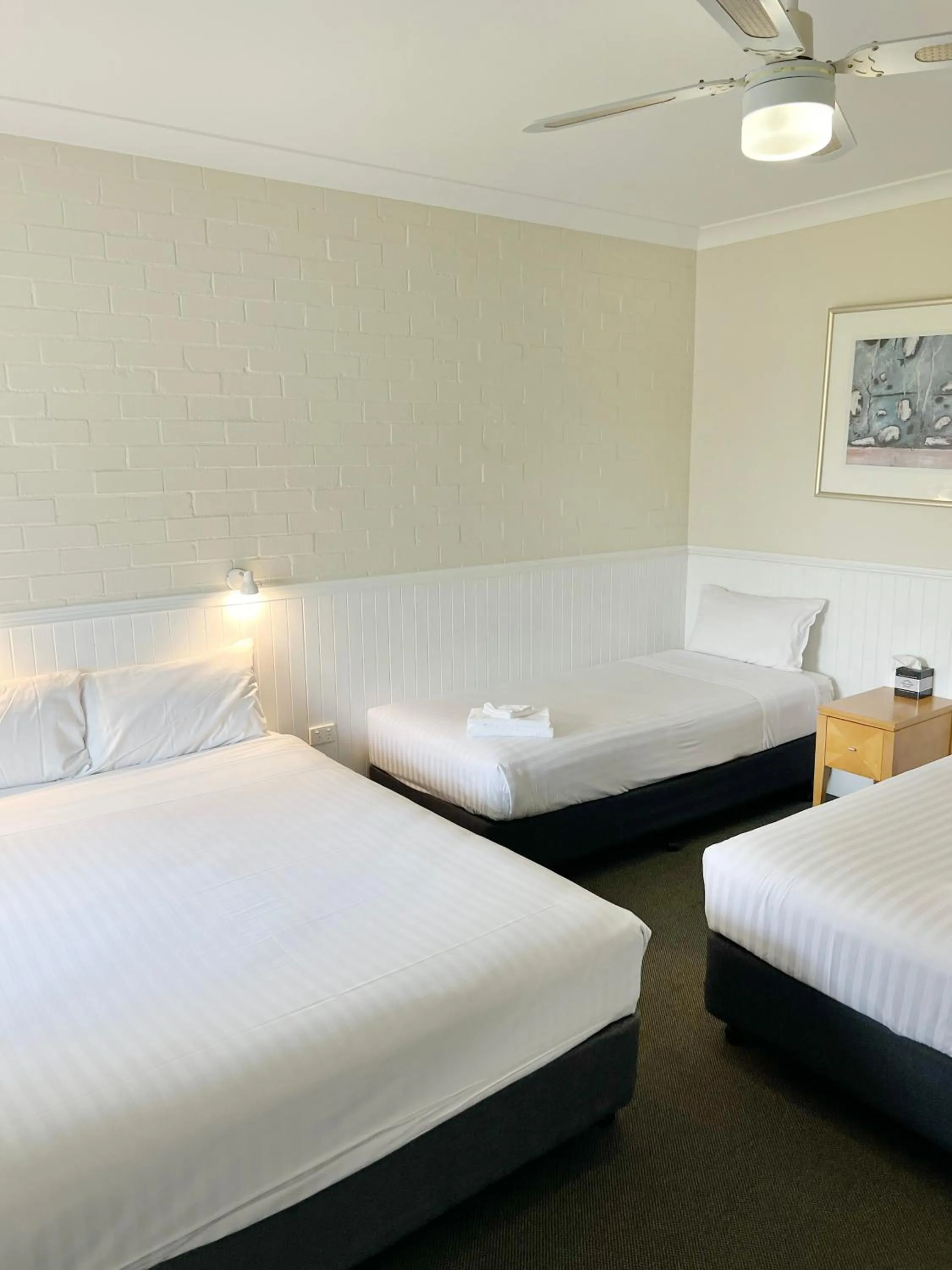 Bedroom, Bed in Catalina Motel Lake Macquarie