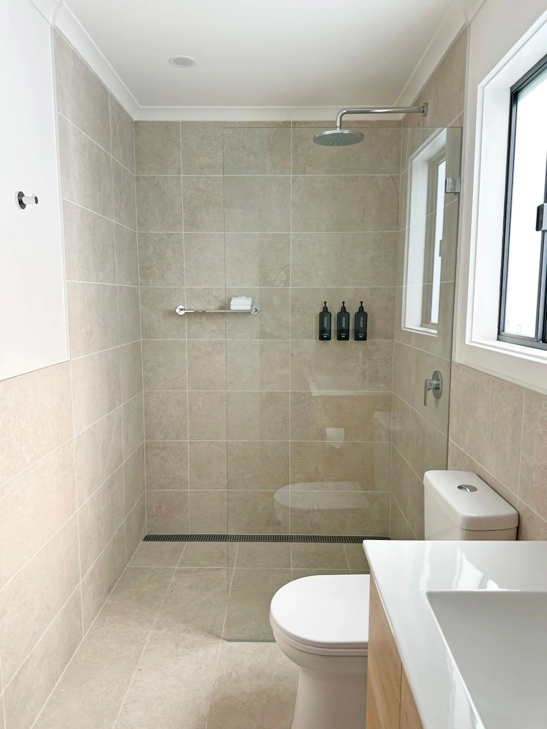 Bathroom in Catalina Motel Lake Macquarie