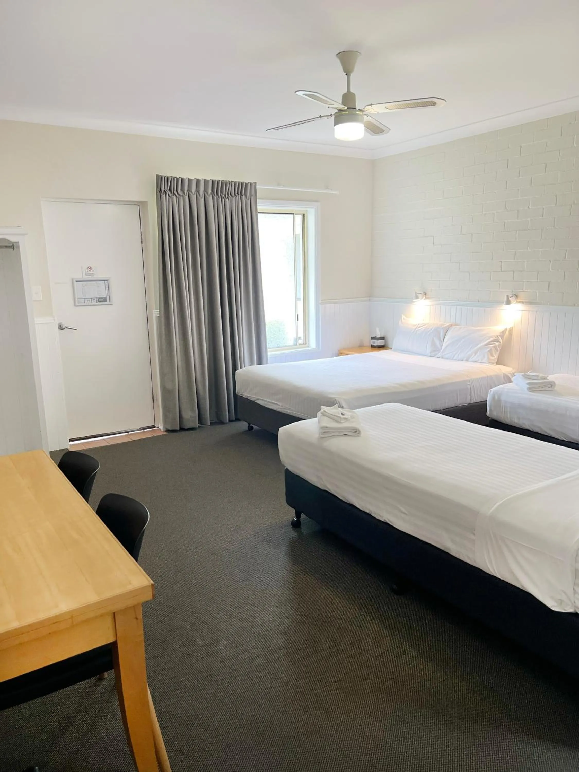 Bedroom, Bed in Catalina Motel Lake Macquarie