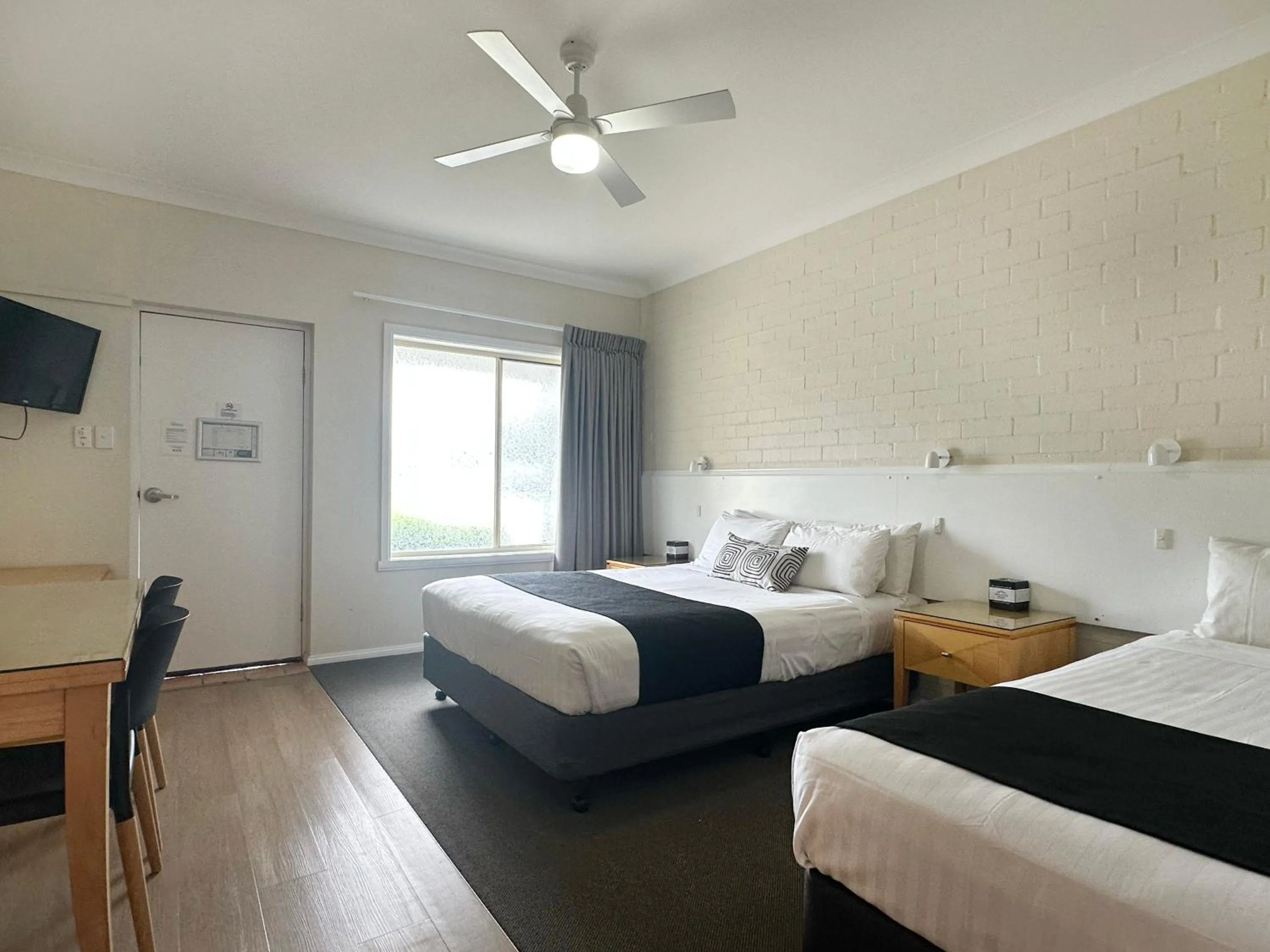 Bedroom, Bed in Catalina Motel Lake Macquarie