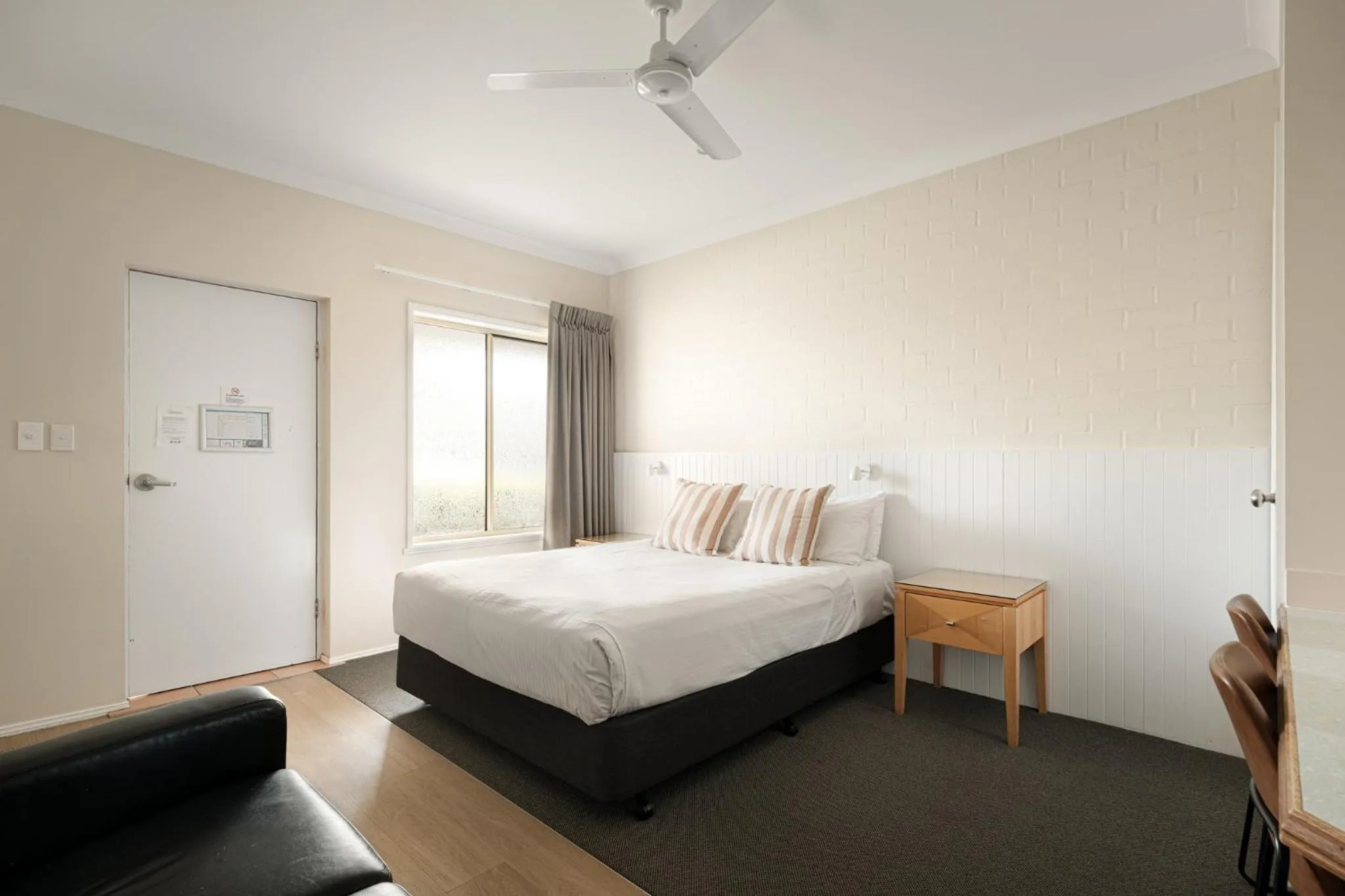 Bedroom, Bed in Catalina Motel Lake Macquarie