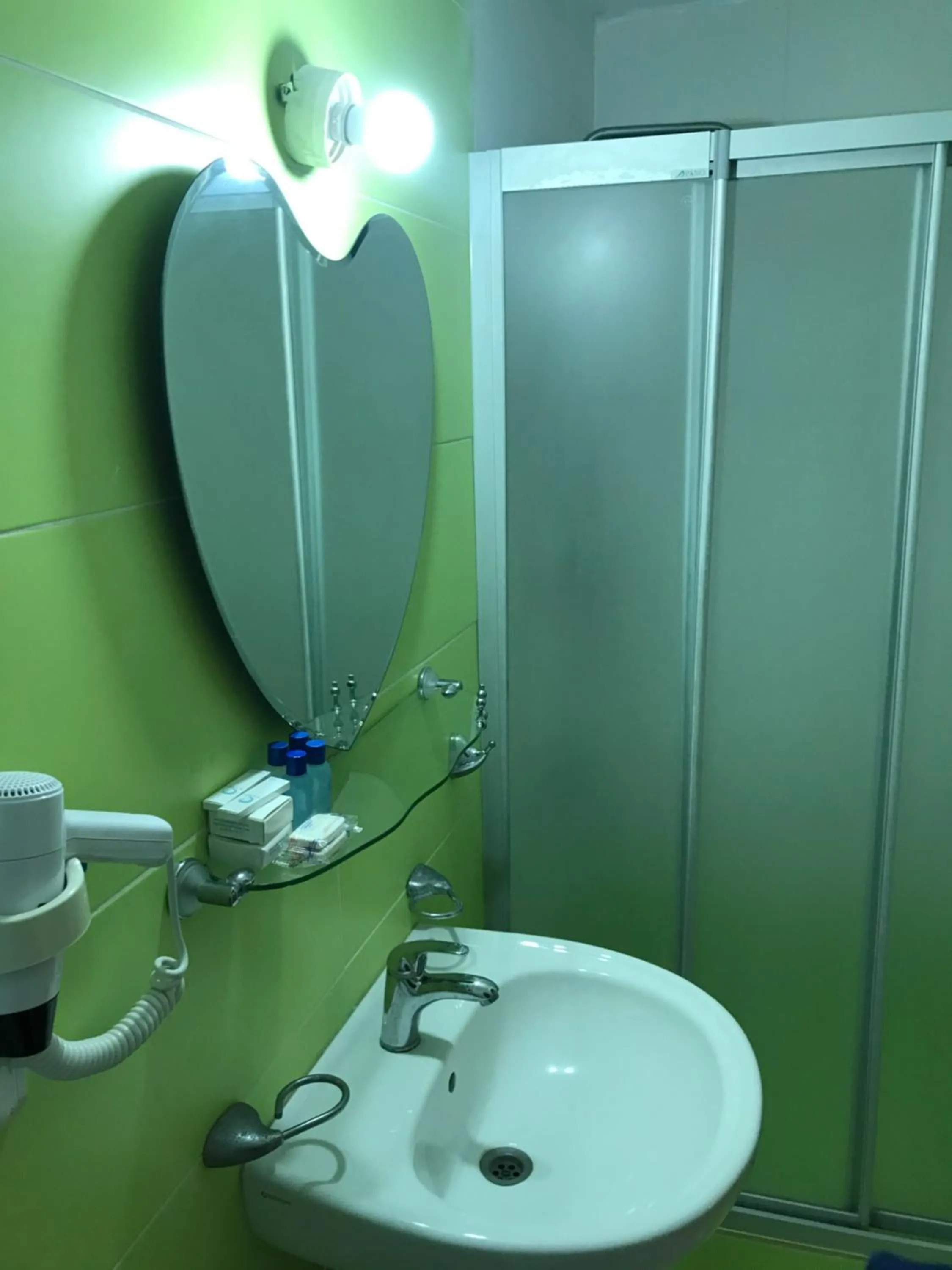 Bathroom in Foca Antik Otel