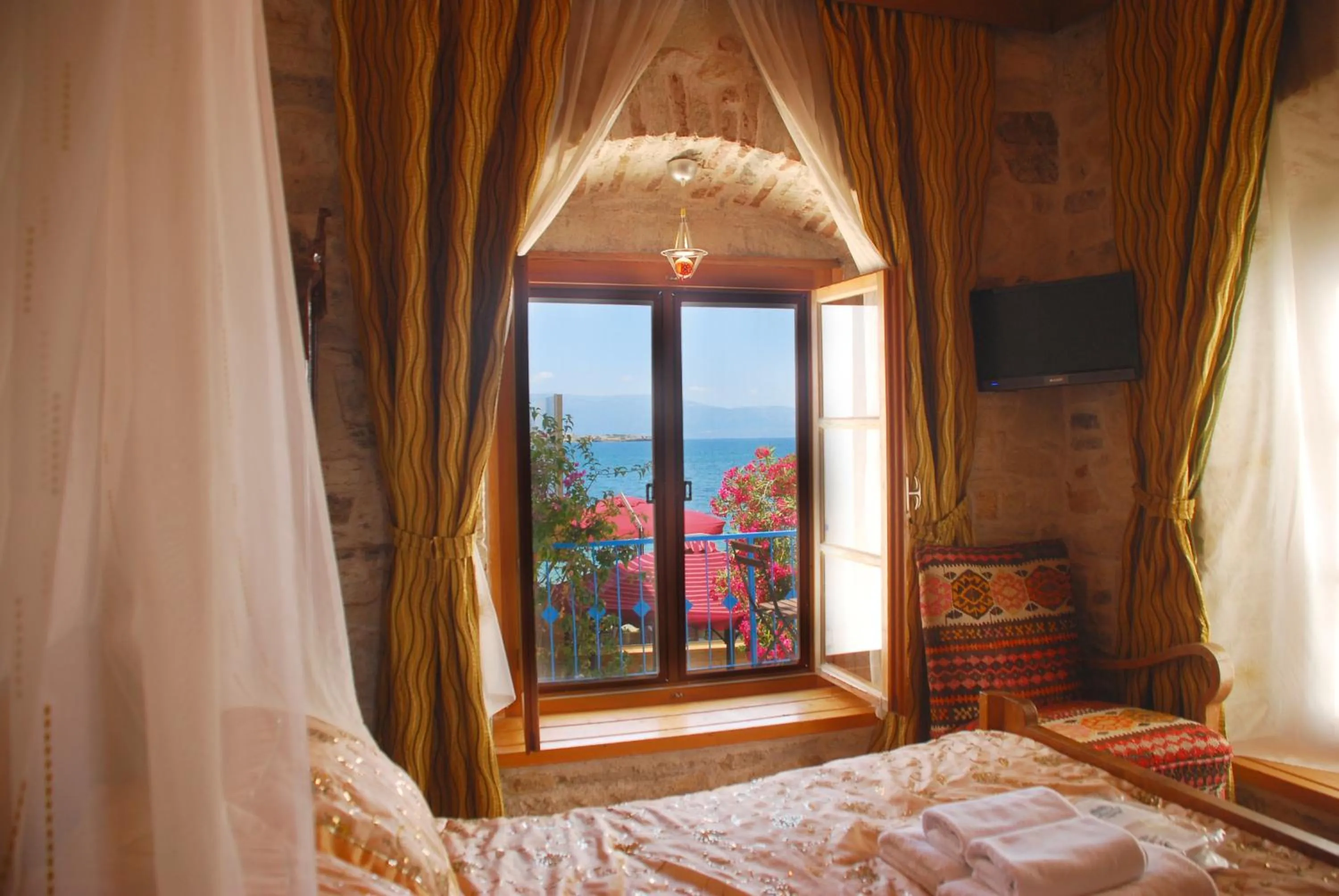 Decorative detail, Bed in Foca Antik Otel