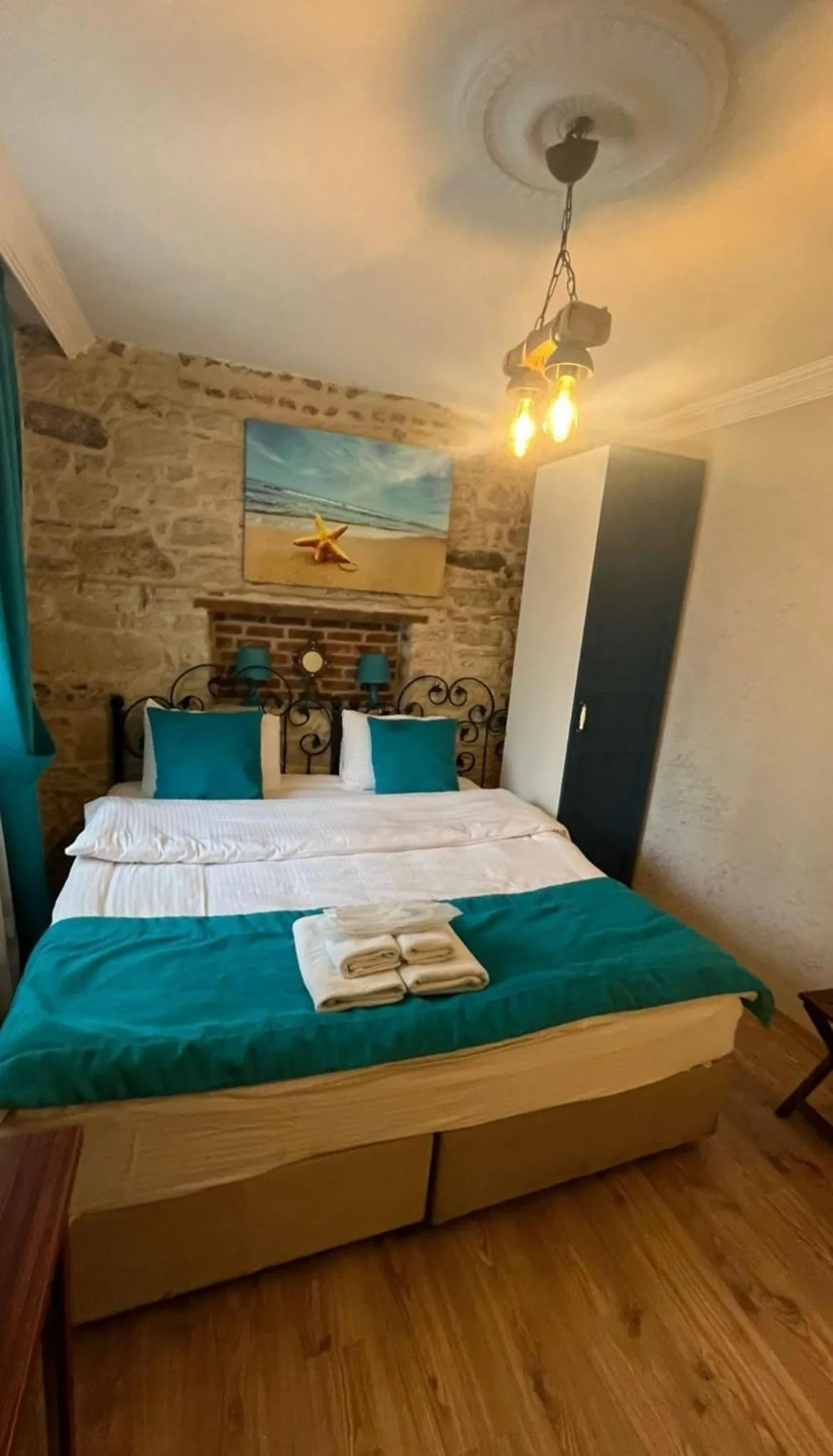 Bedroom, Bed in Foca Antik Otel