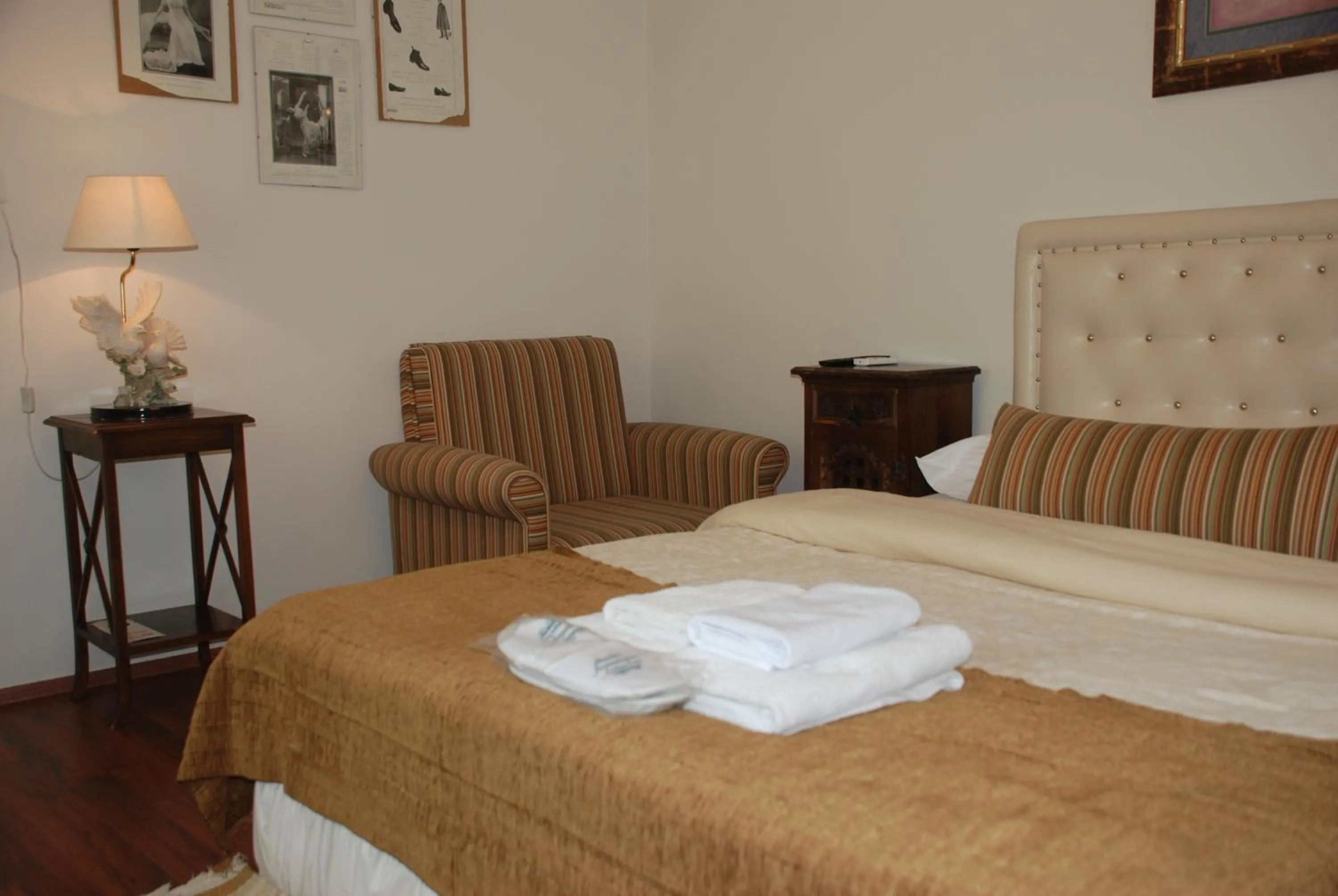 Bedroom, Bed in Foca Antik Otel