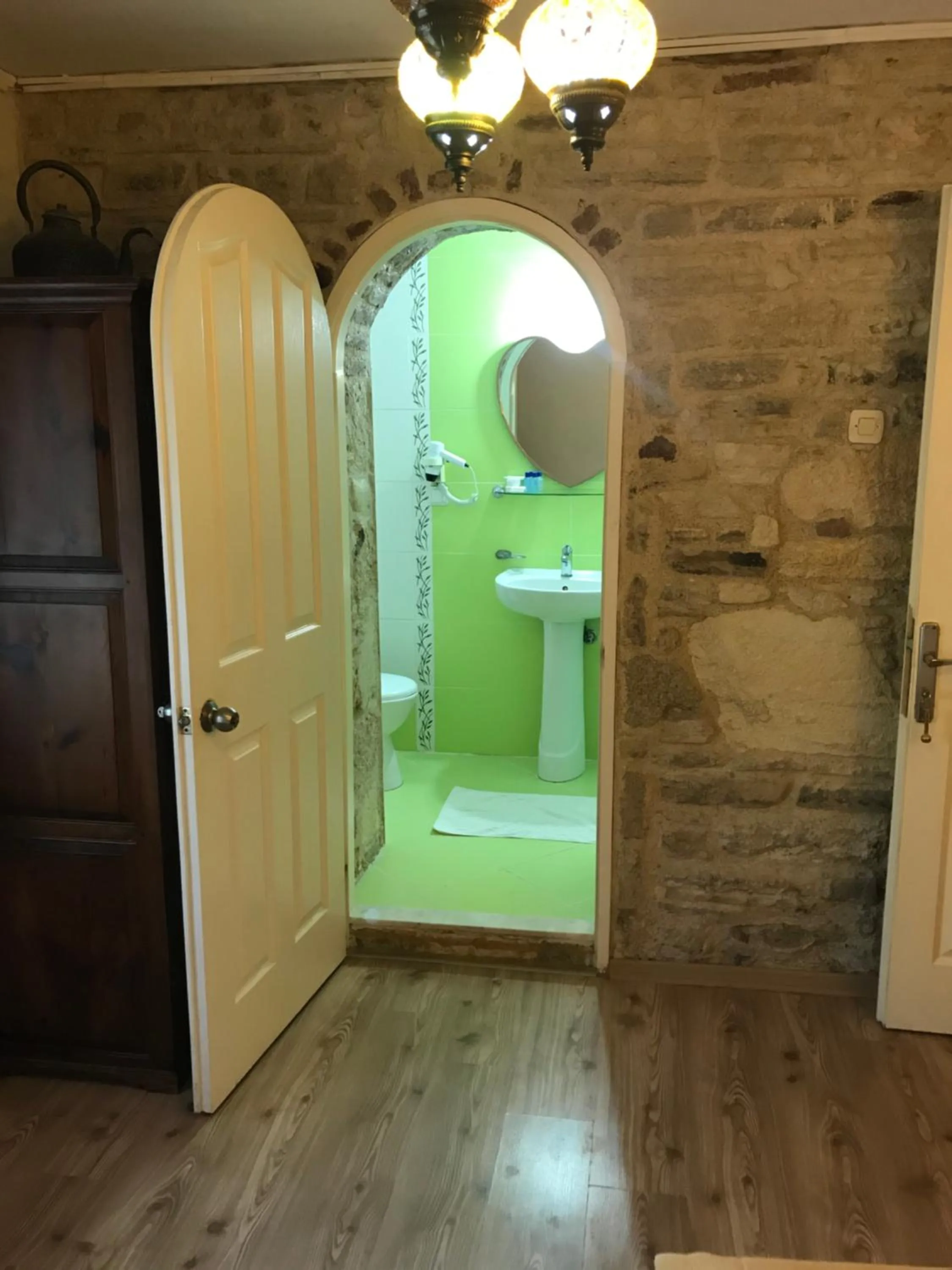 Bathroom in Foca Antik Otel