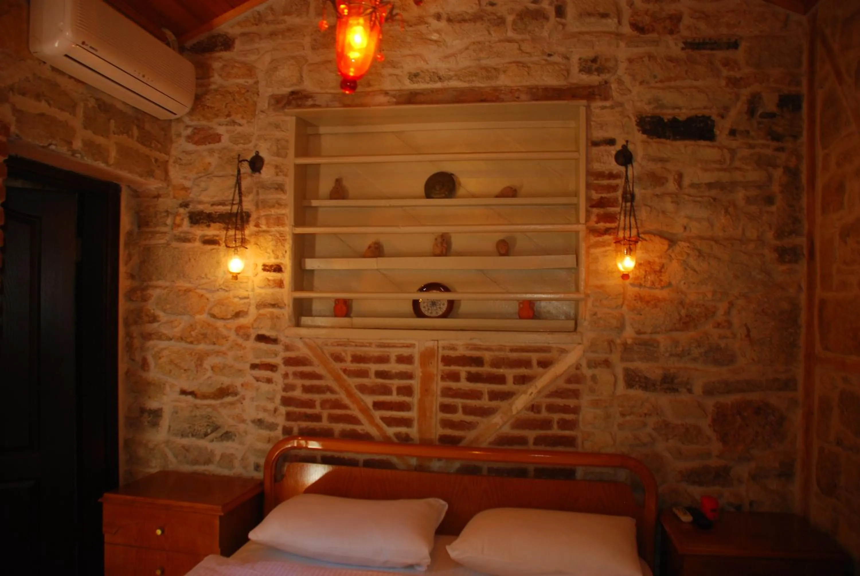 Bedroom, Bed in Foca Antik Otel