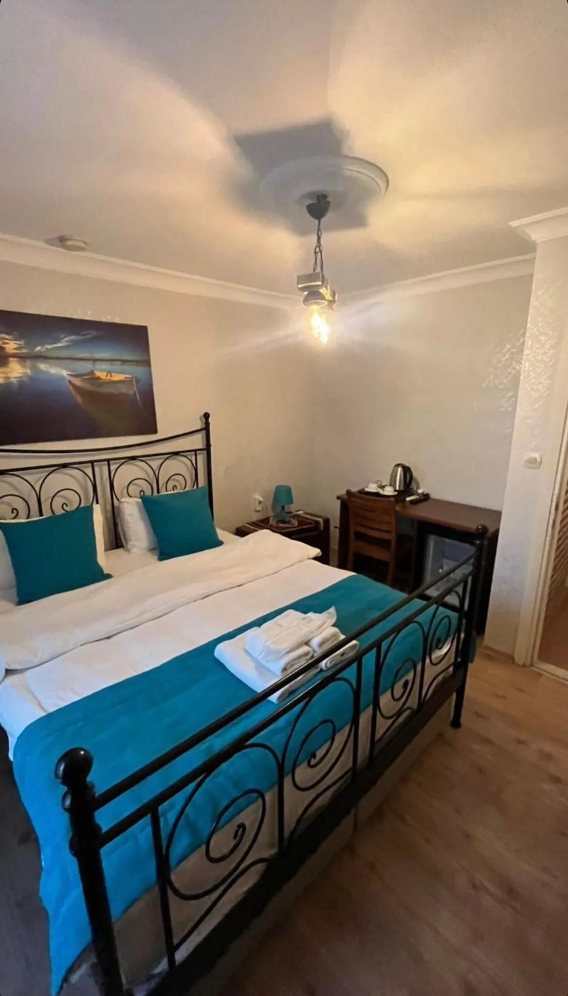 Bedroom, Bed in Foca Antik Otel