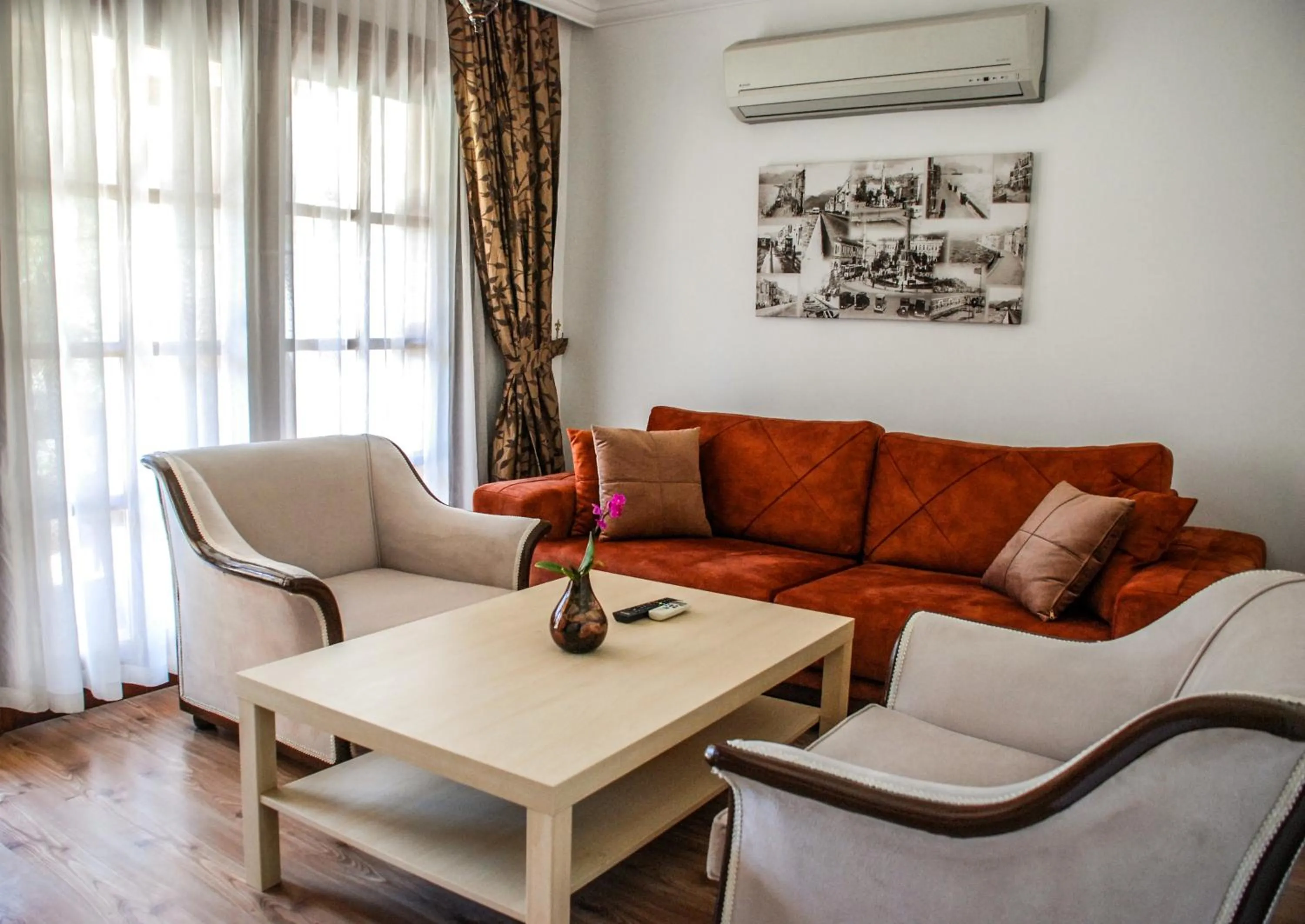 Living room in Foca Antik Otel